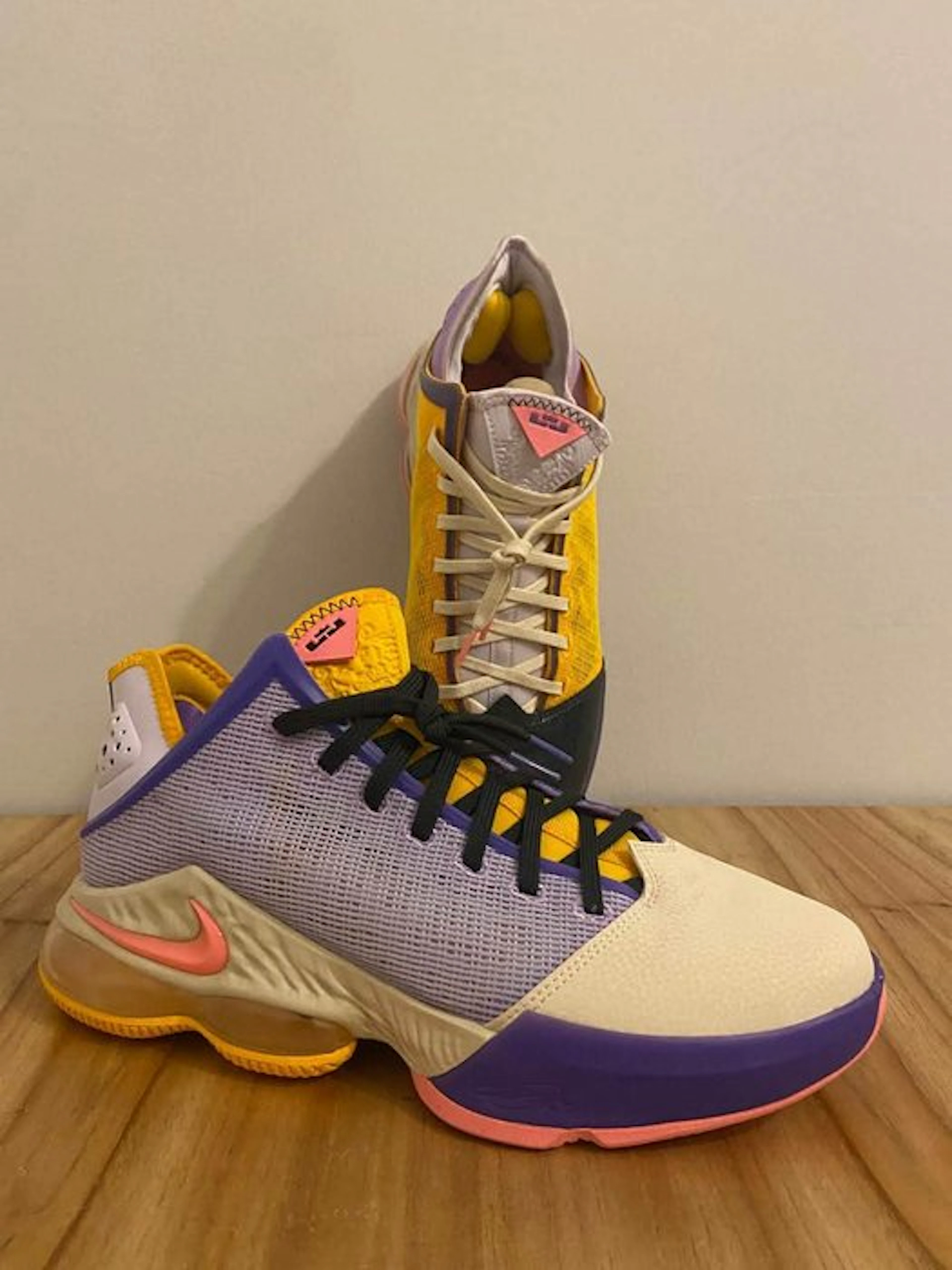 Nike - Nike LeBron 19 Low “Mismatch” nba - Sneakers - Size: EU 44.5 - Vintage