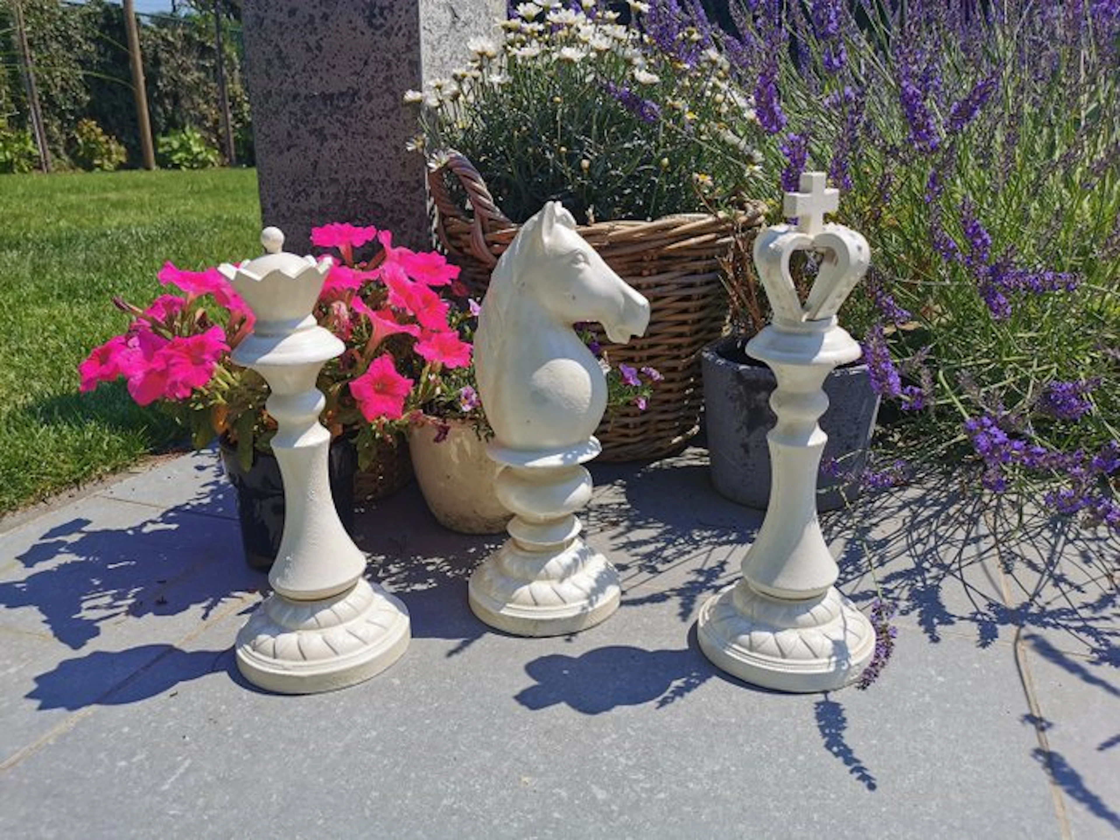 Figurine - A set of Chess pieces (3) - Cast iron