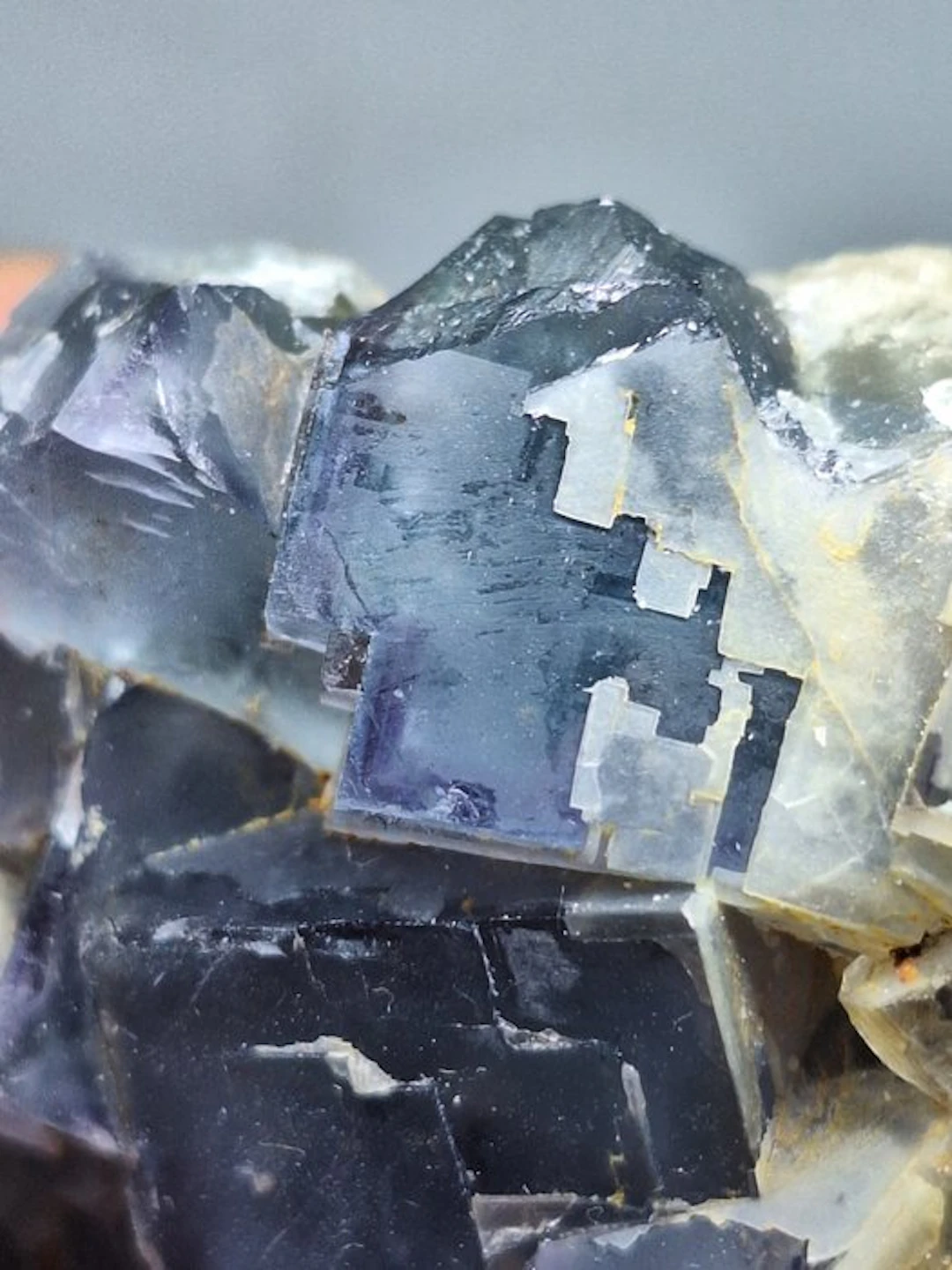 Rare "Poggio Balate" fluorite Fluorescent - Height: 7.5...