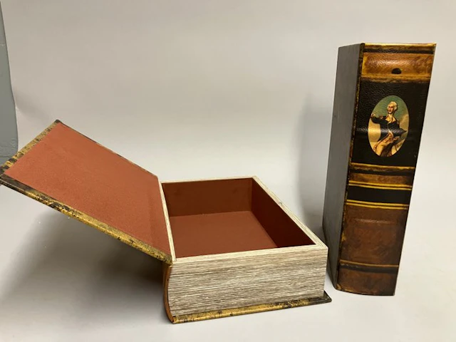 Box (2) - Two mystery books to keep secrets, wood covered with faux leather