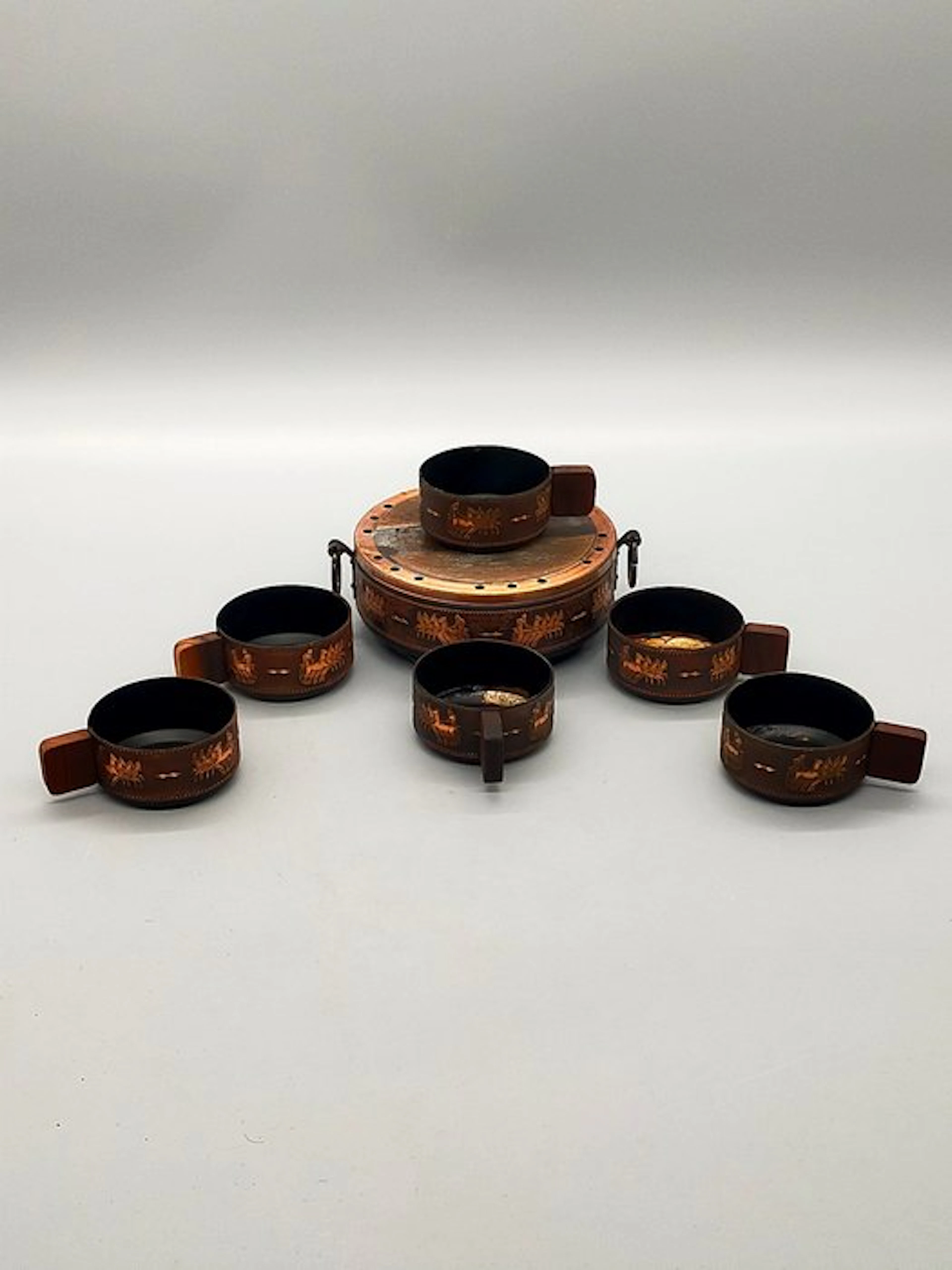 Antikes Rechaud Set mit 6 Bechern – Messing & Holz Dekoratif - Rechaud - Copper