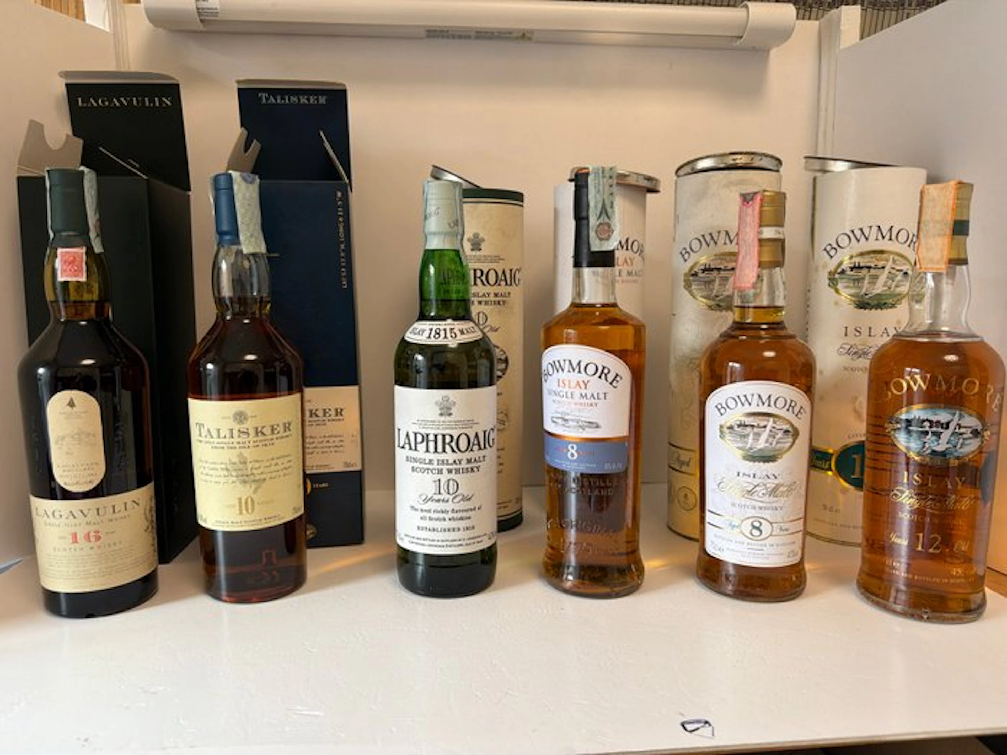 Bowmore 8yo & 12yo + Lagavulin 16yo + Talisker 10yo +...