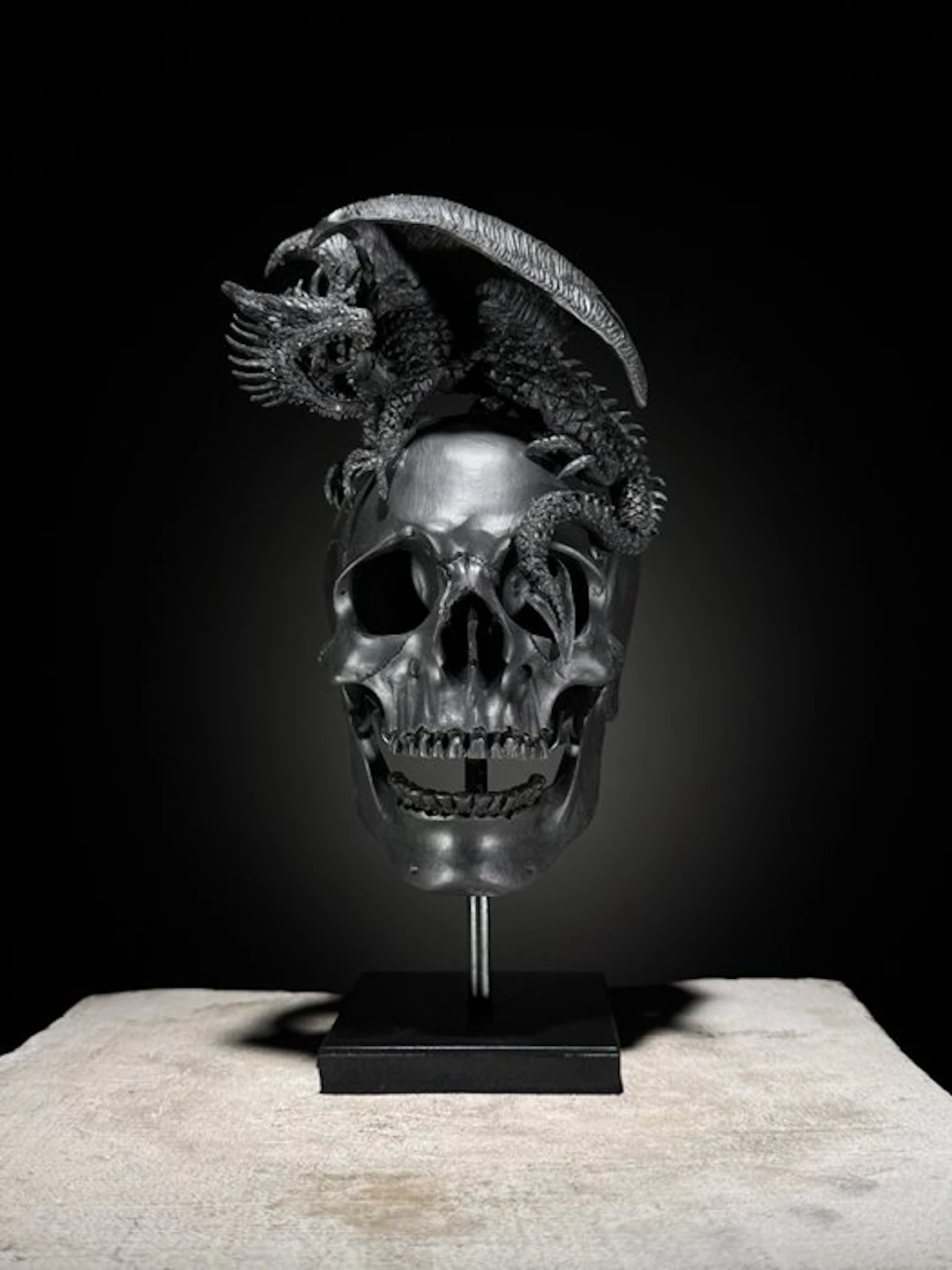 Statue, NO RESERVE PRICE - Human Skull Dragon on custom...