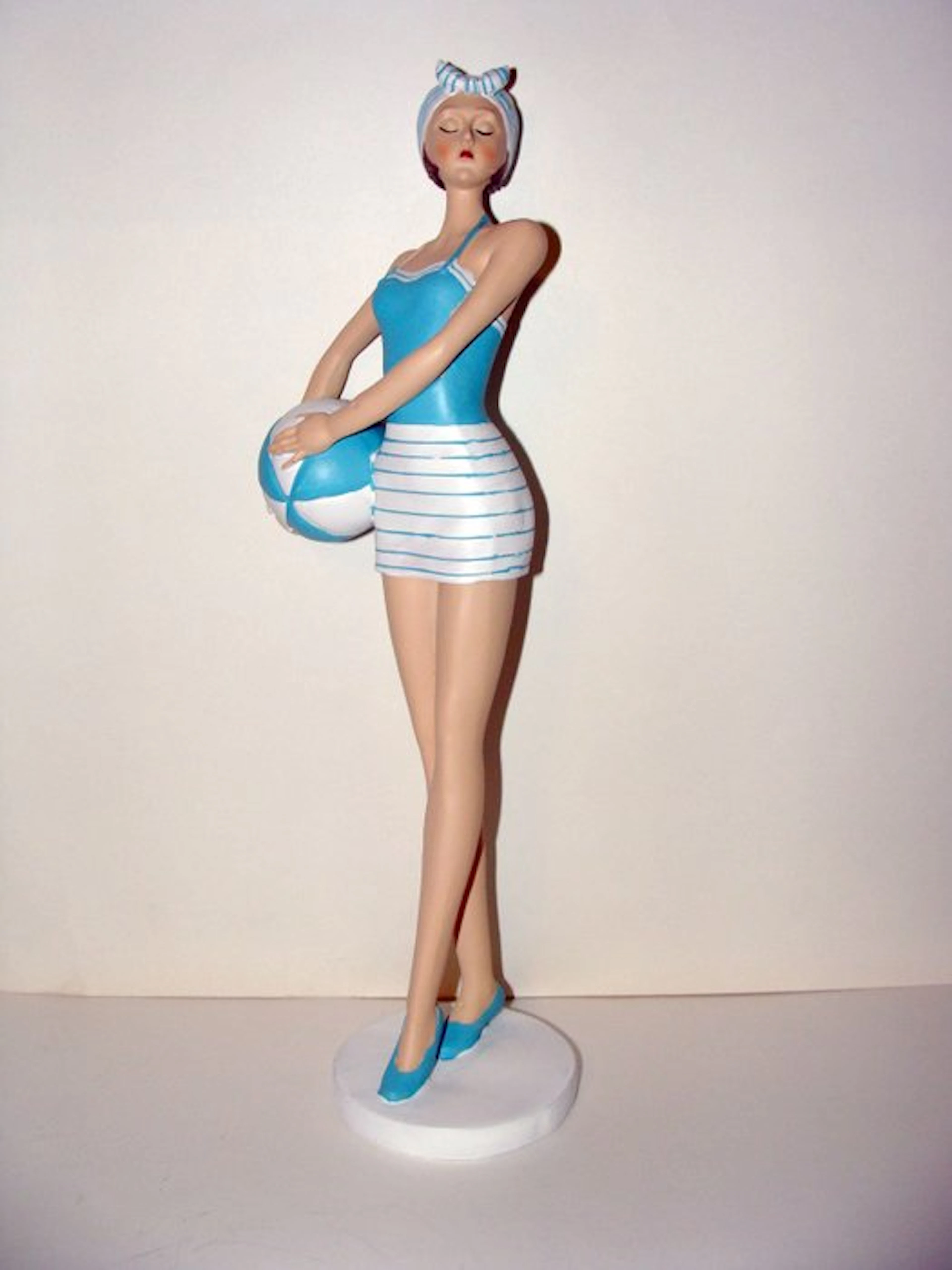 Statue, Wunderschöne Statue, Bade Dame Badenixe mit Ball - 34 cm - Resin, Resin