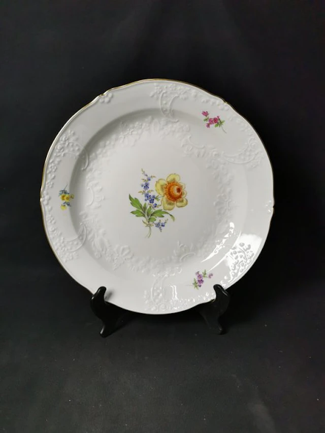 Meissen - Fiori - Piatto da portata con rilievi floreali...