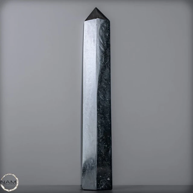 Black Tourmaline Obelisk – Masterpiece of the highest...