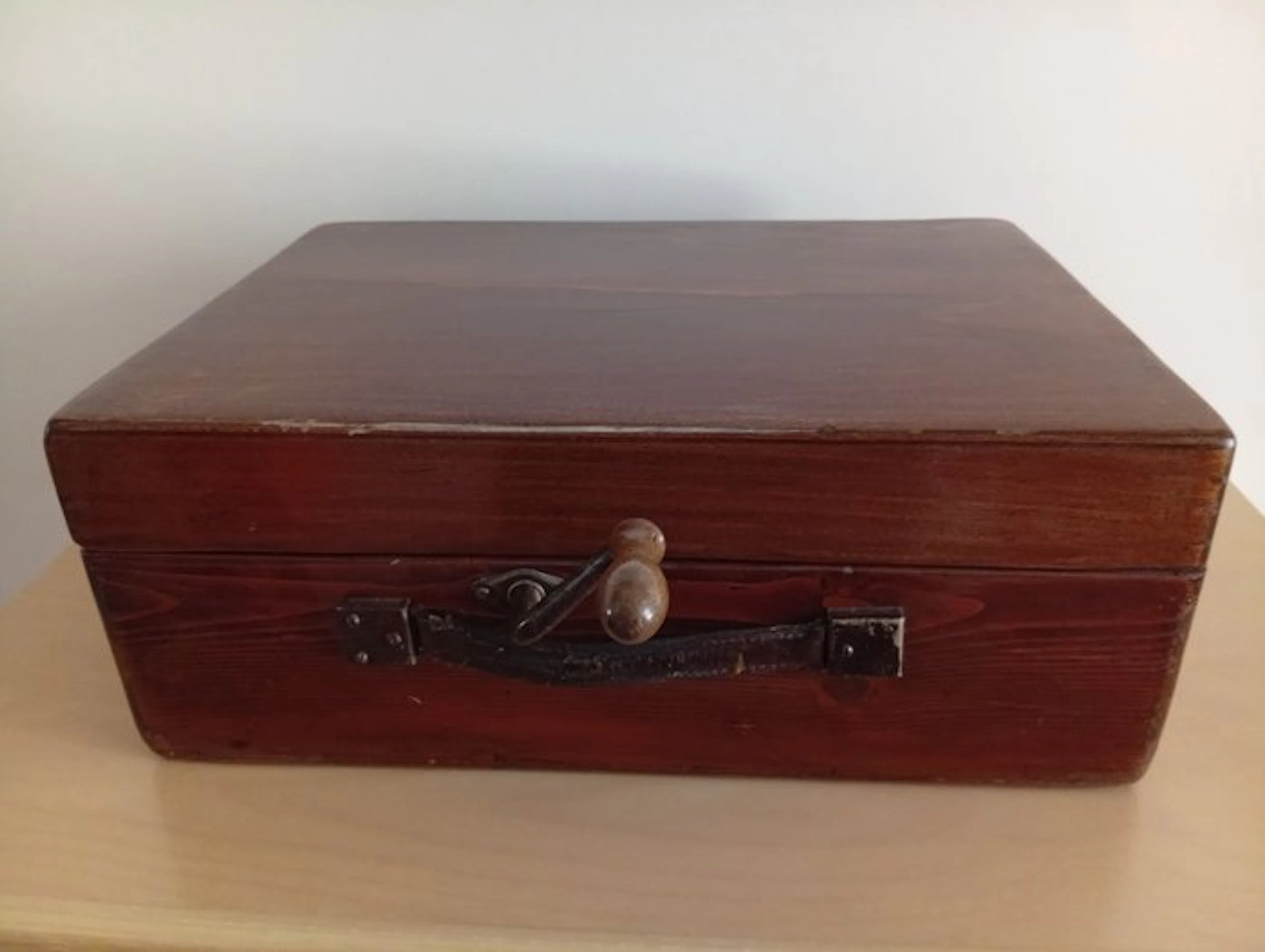 Altro - A Briefcase Gramophone