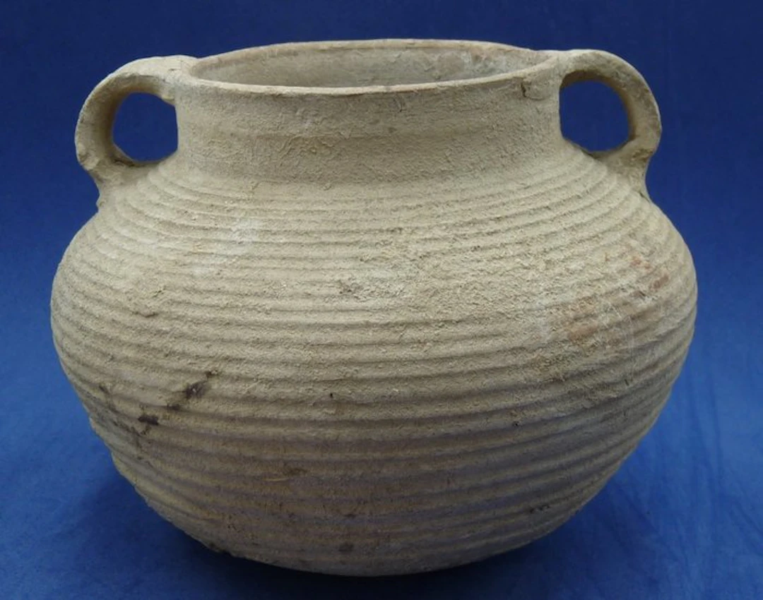 Nabatean (very very rare) pottery Ribbed Vessel - 160 mm