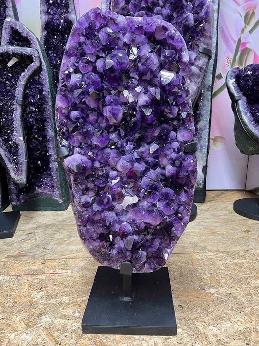 Amethyst Crystal cluster - Height: 94 cm - Width: 35 cm- 55 kg - (1)