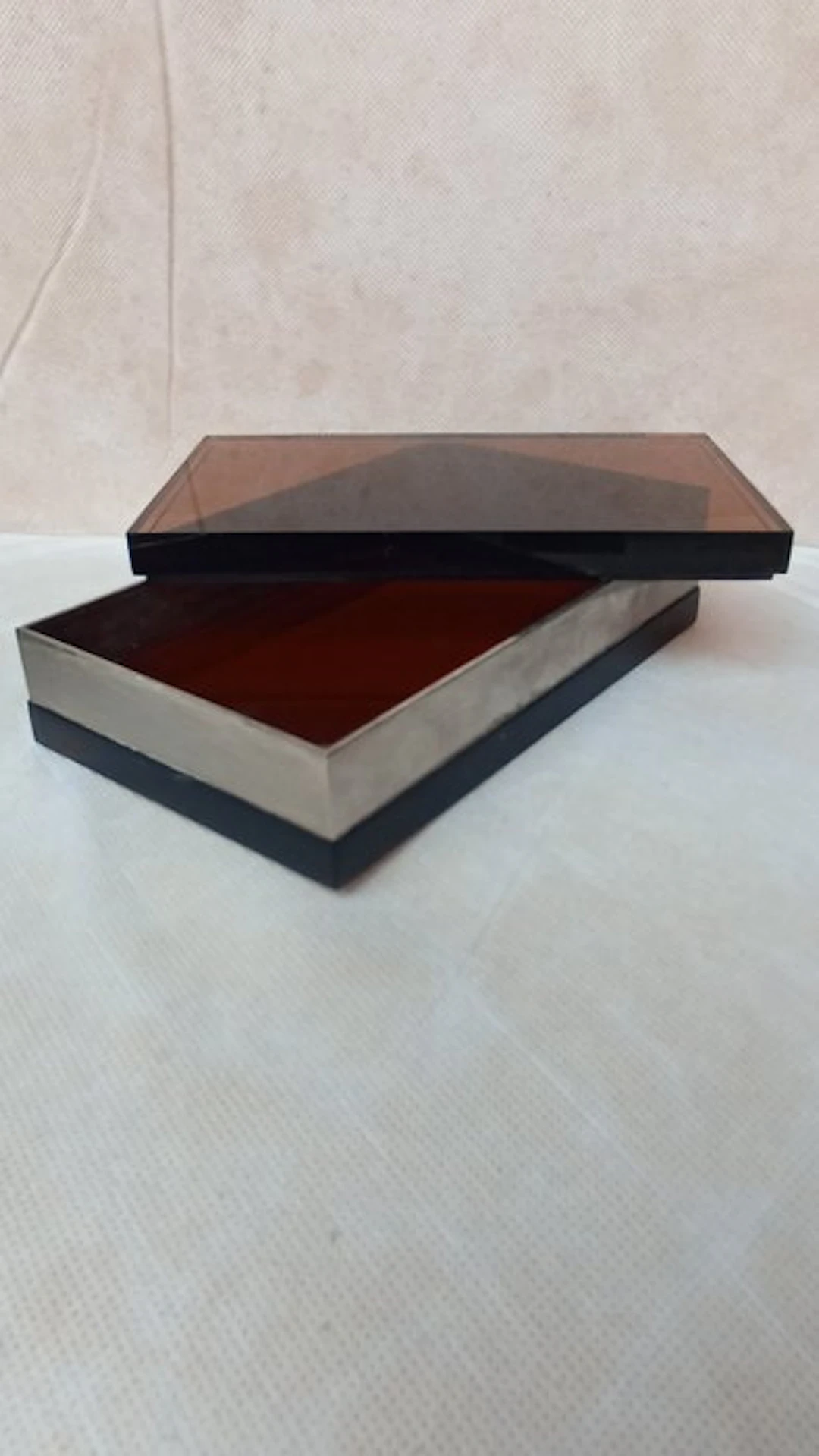 Cigarette box - lucite and chrome-plated metal - 70s design
