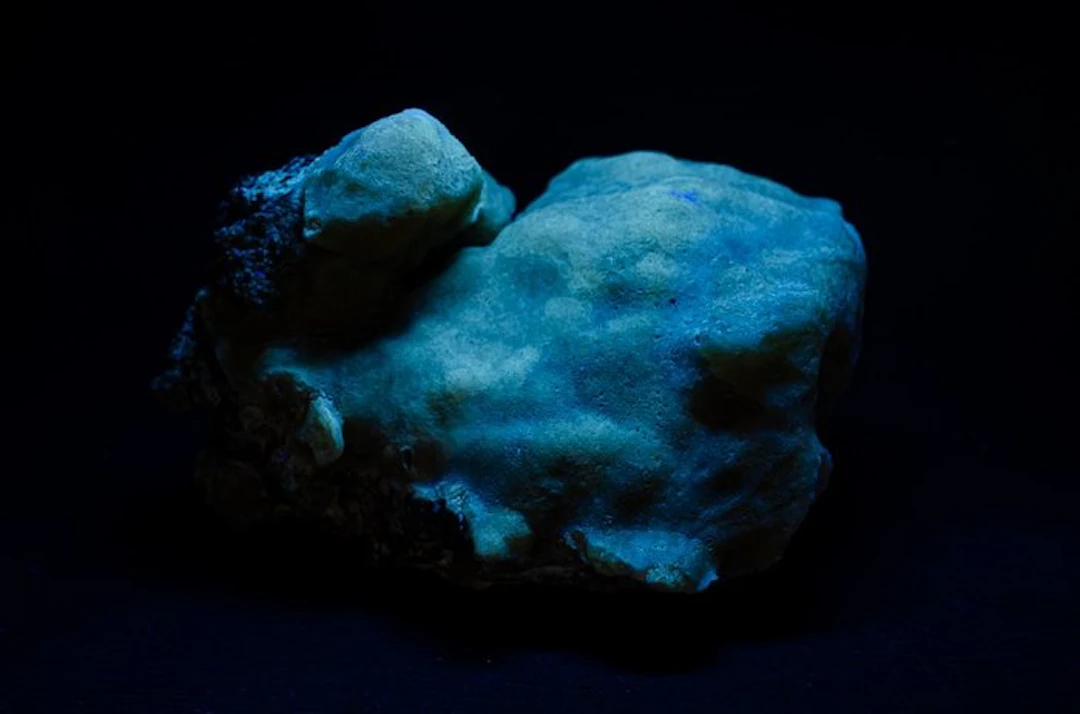 Large cabinet size Fluorescnt dripstone Calcite UV SW...