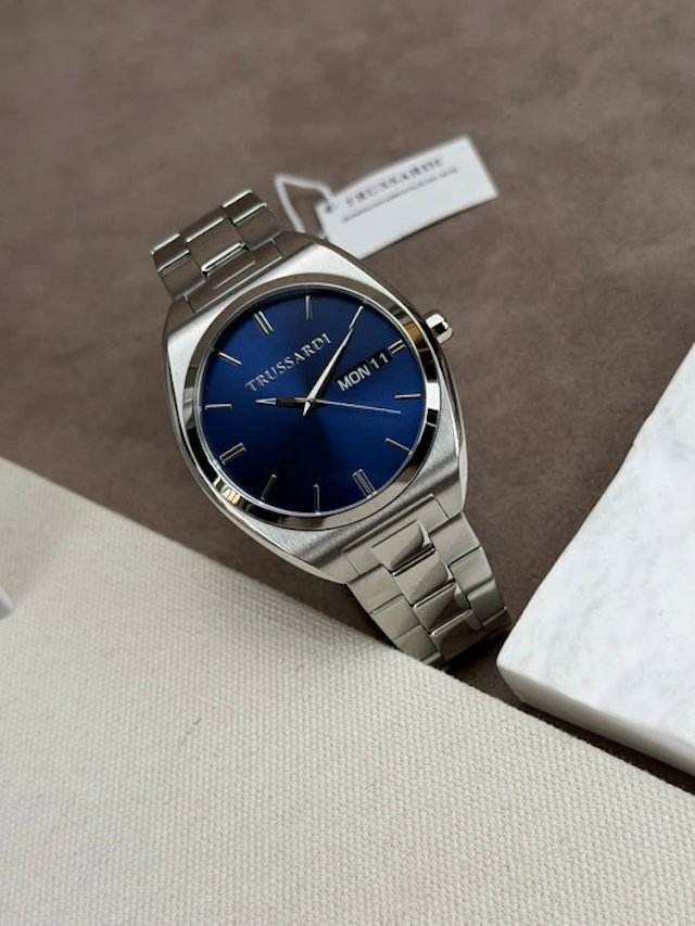 Trussardi - Metropolitan Date BLue - No reserve price...