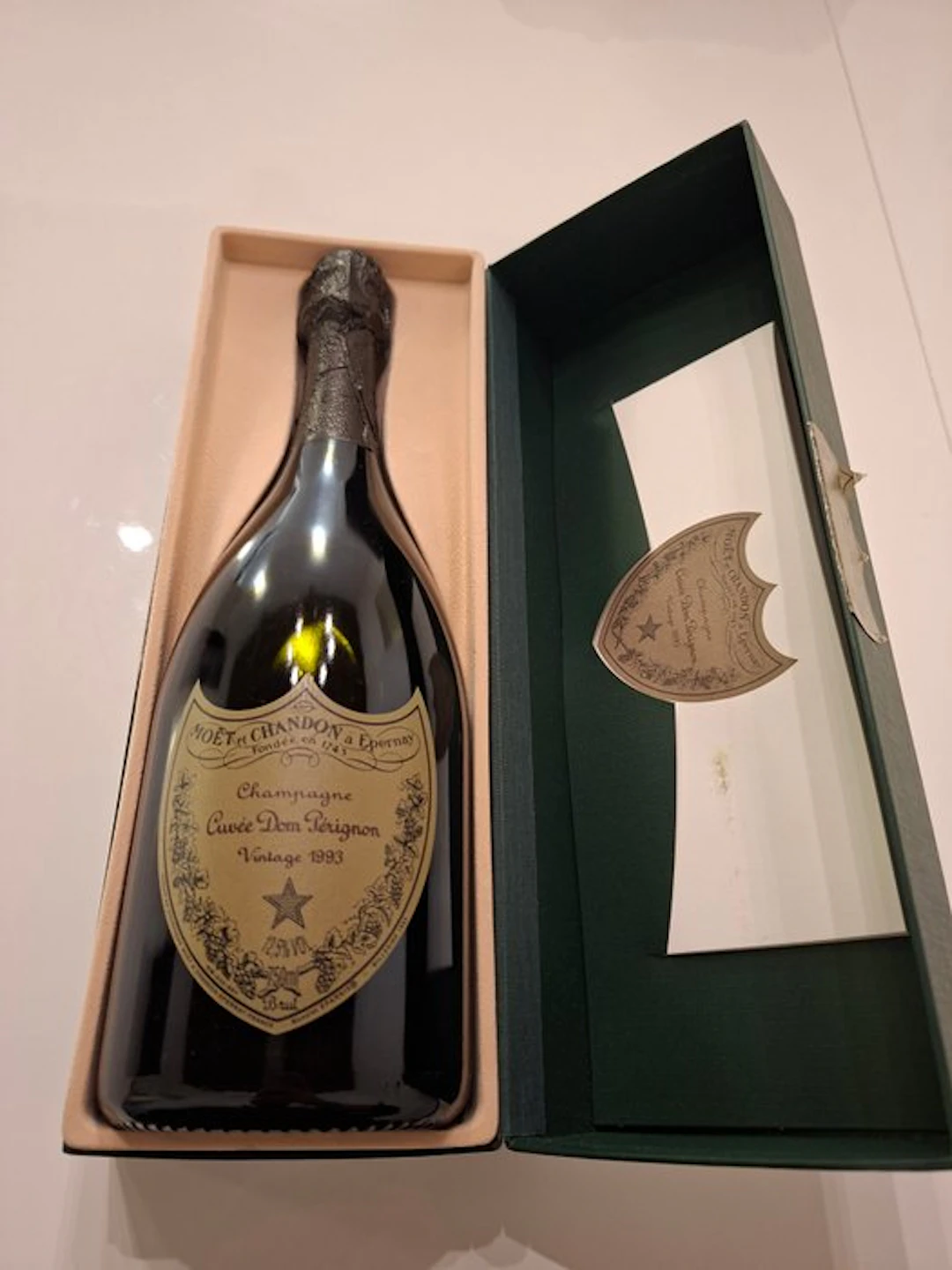 1993 Moët & Chandon, Cuvée Dom Pérignon - Champagne Brut - 1 Bottle (0.75L)