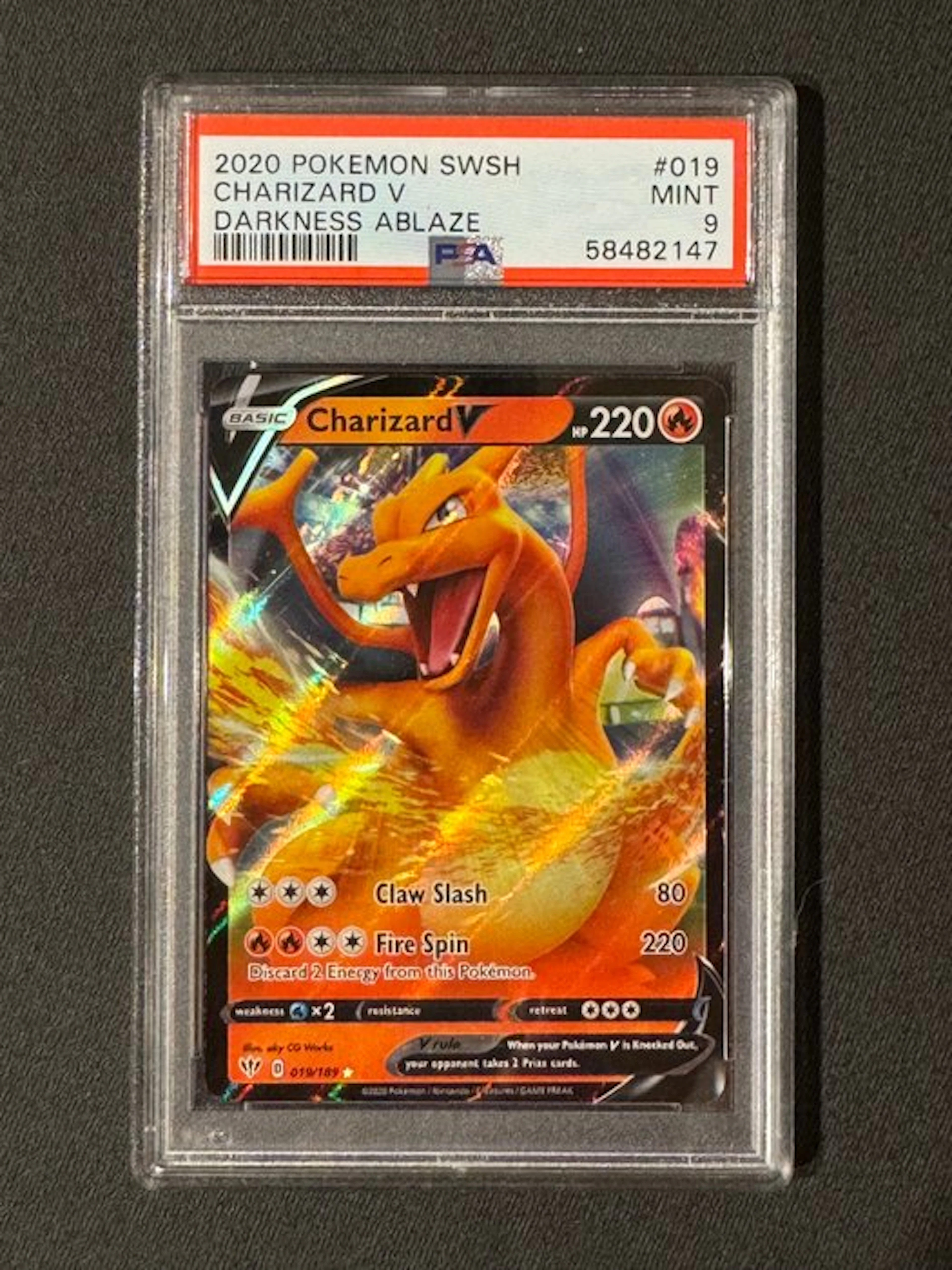 Pokémon - 1 Graded card - Charizard 019/189 - PSA 9