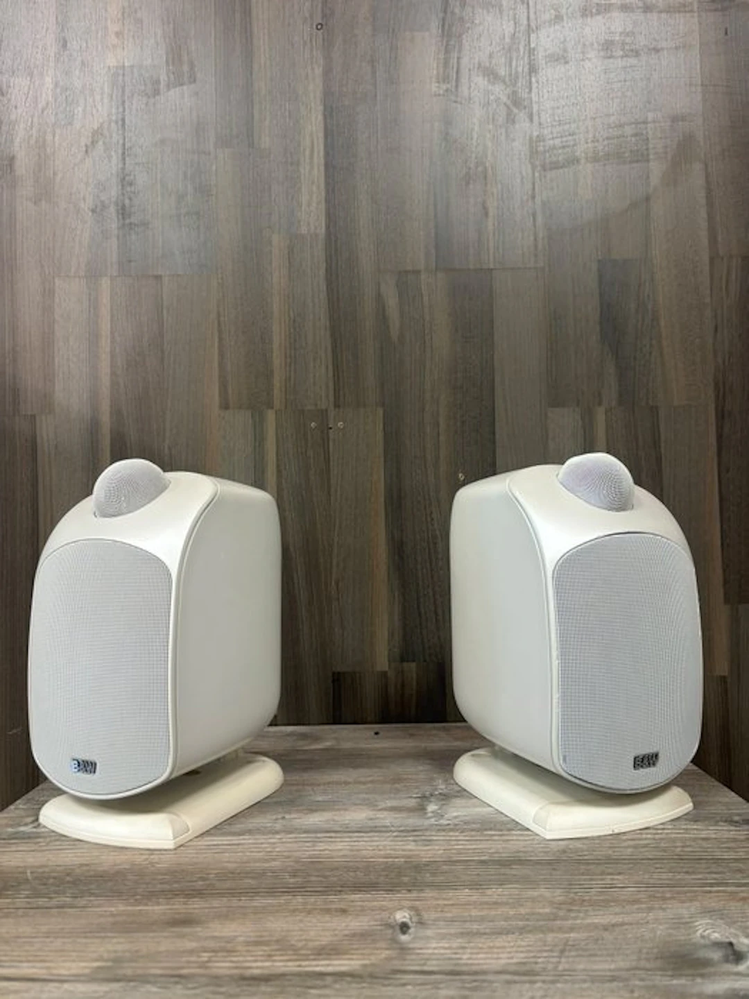 Bower & Wilkins - LM1 / 2-Way Vented-Box Compact Lifestyle Speaker set