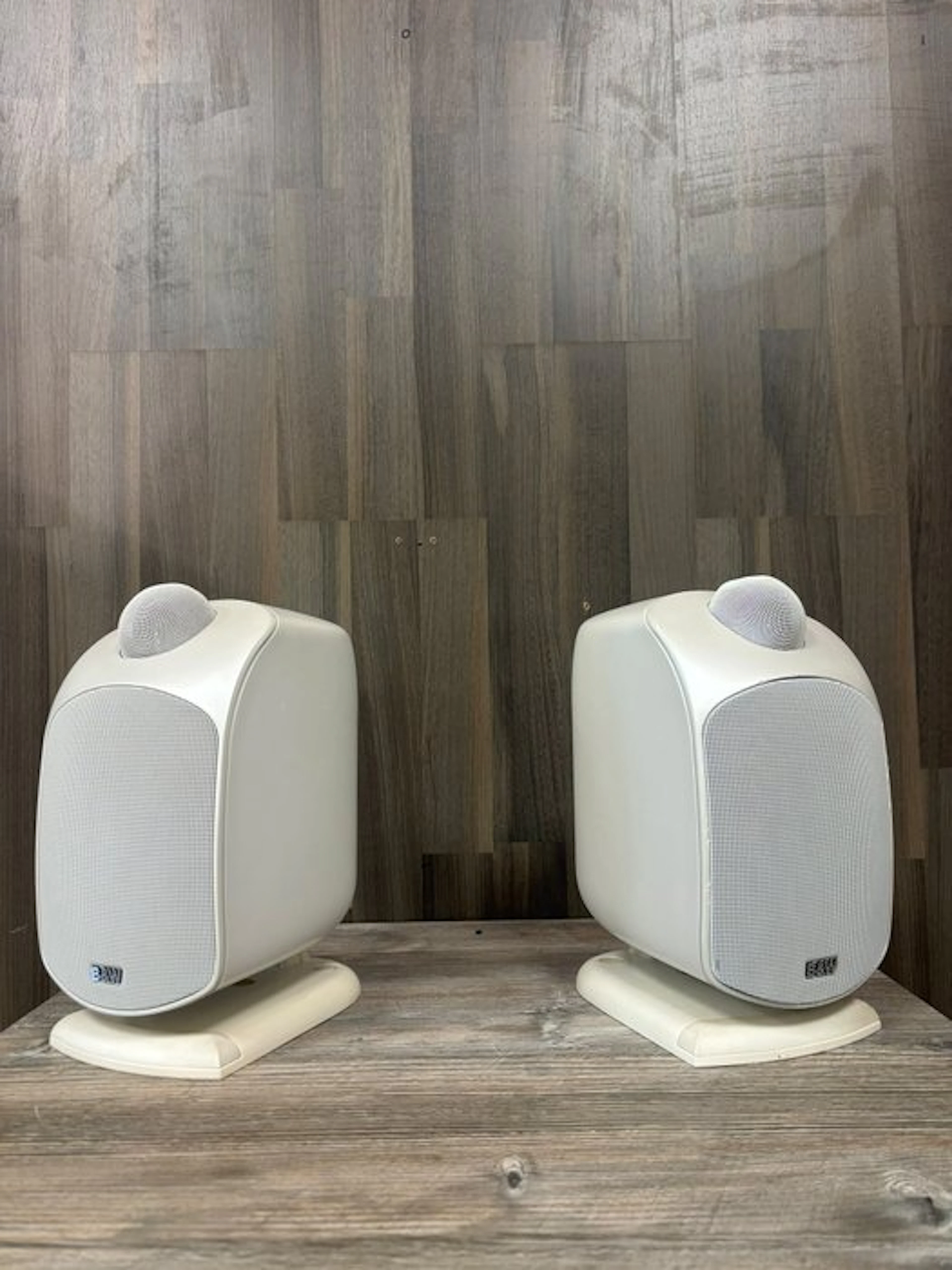 Bower & Wilkins - LM1 / 2-Way Vented-Box Compact Lifestyle Speaker set