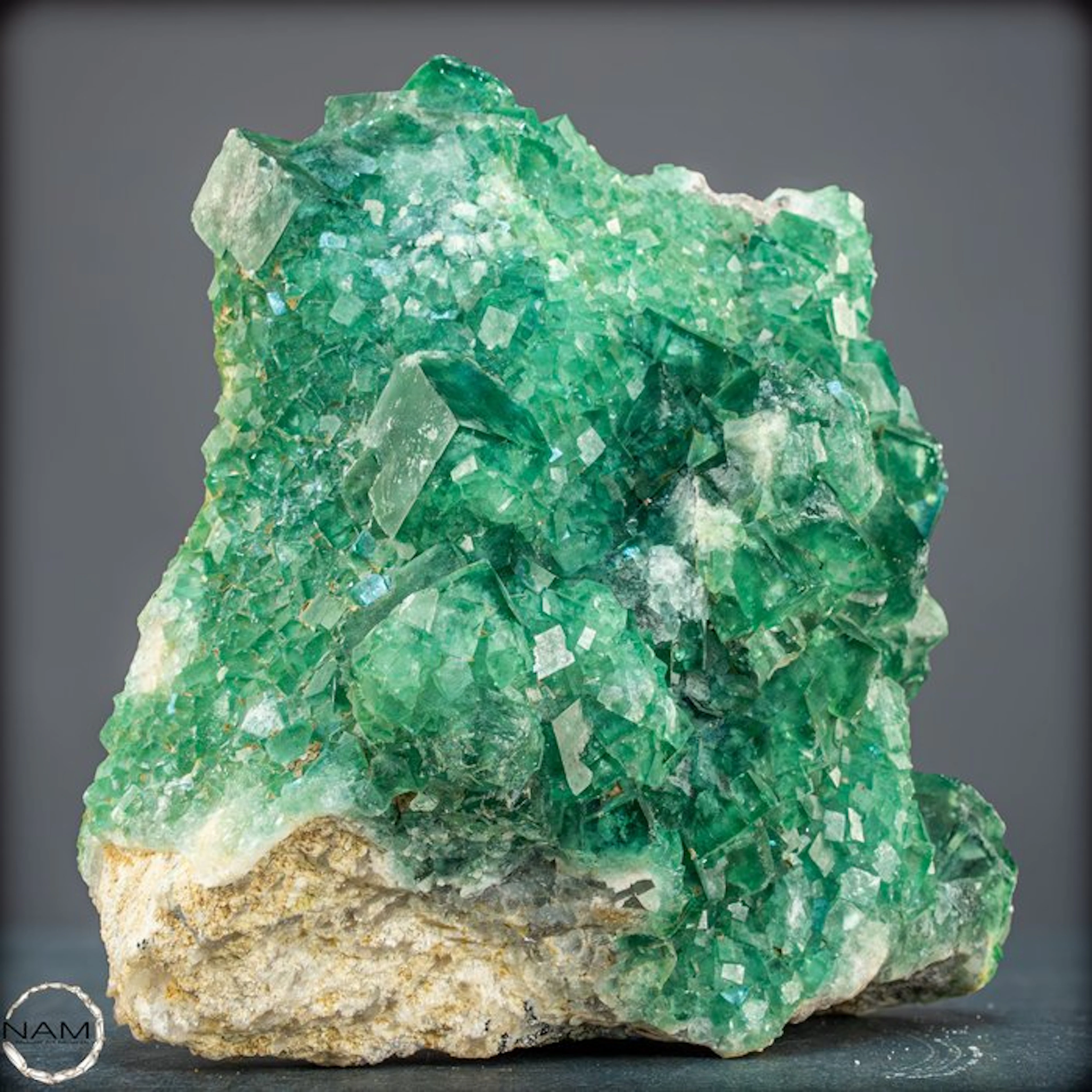 Unique fluorite cluster – Crystal Beauty in Emerald Green- 2660.39 g
