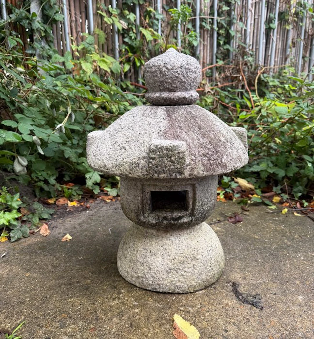 Misaki-dôrô 岬燈籠 (cape lantern) - Stone