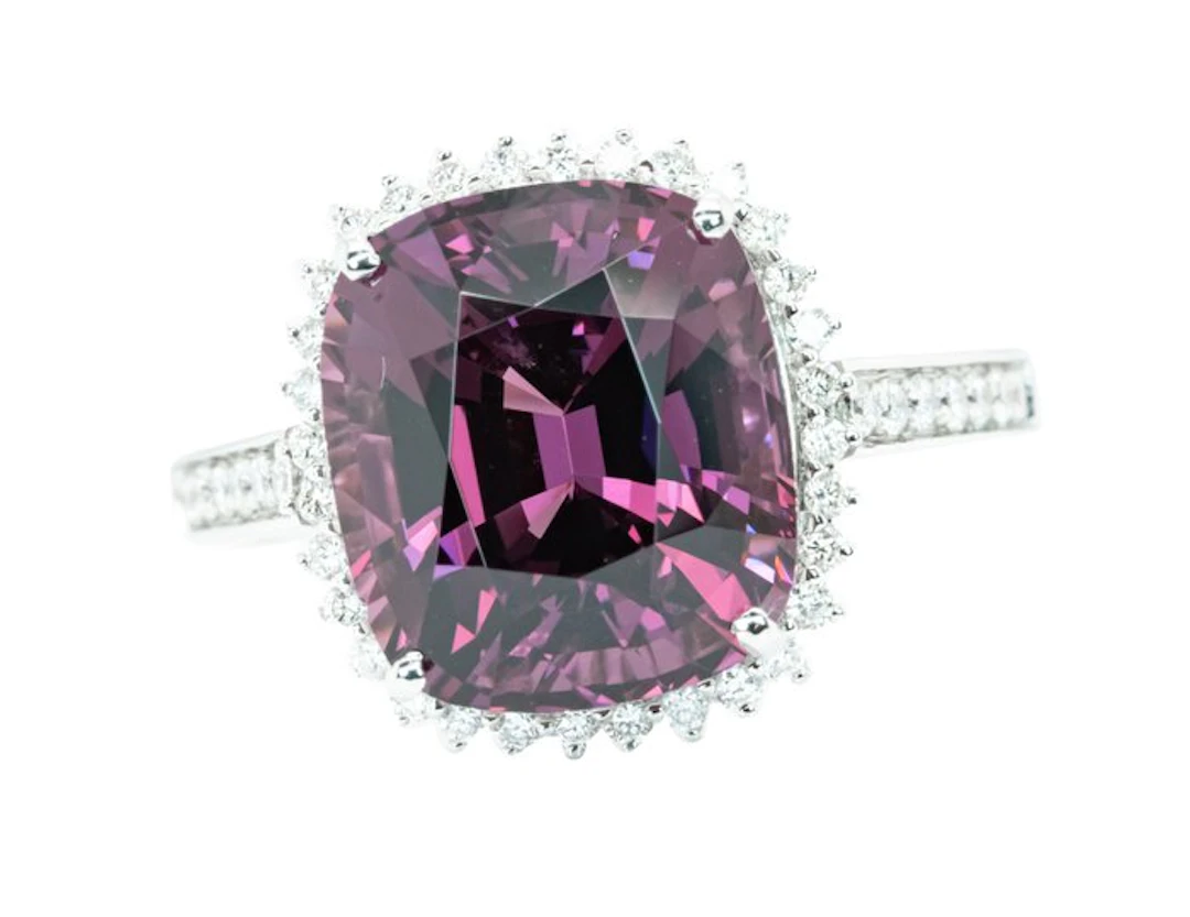 Ring - 14 kt. White gold, Pink (No Heat) - 7.59ct. tw. Spinel - Diamond