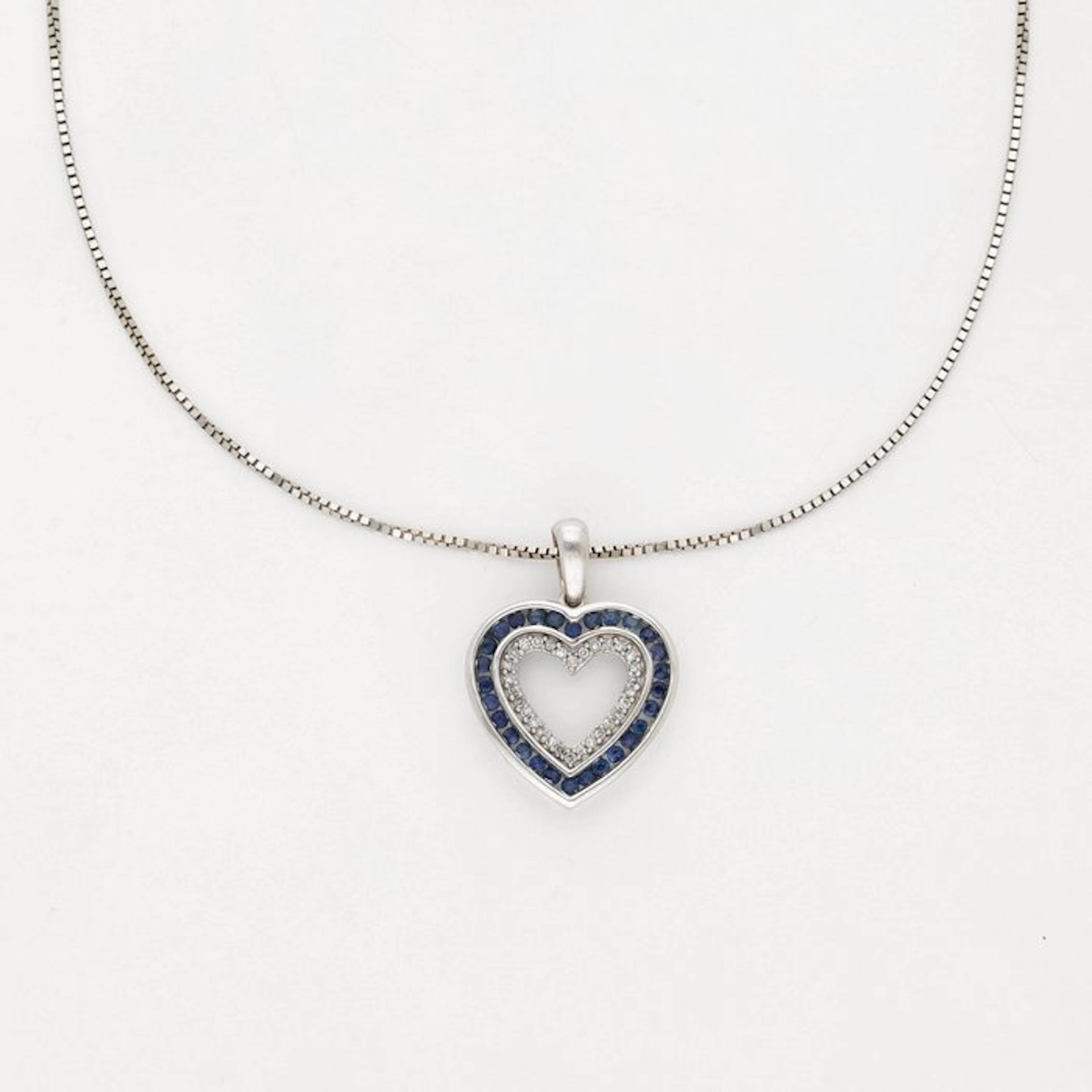 Necklace with pendant - 18 kt. White gold - Diamond - Saffier - Hart