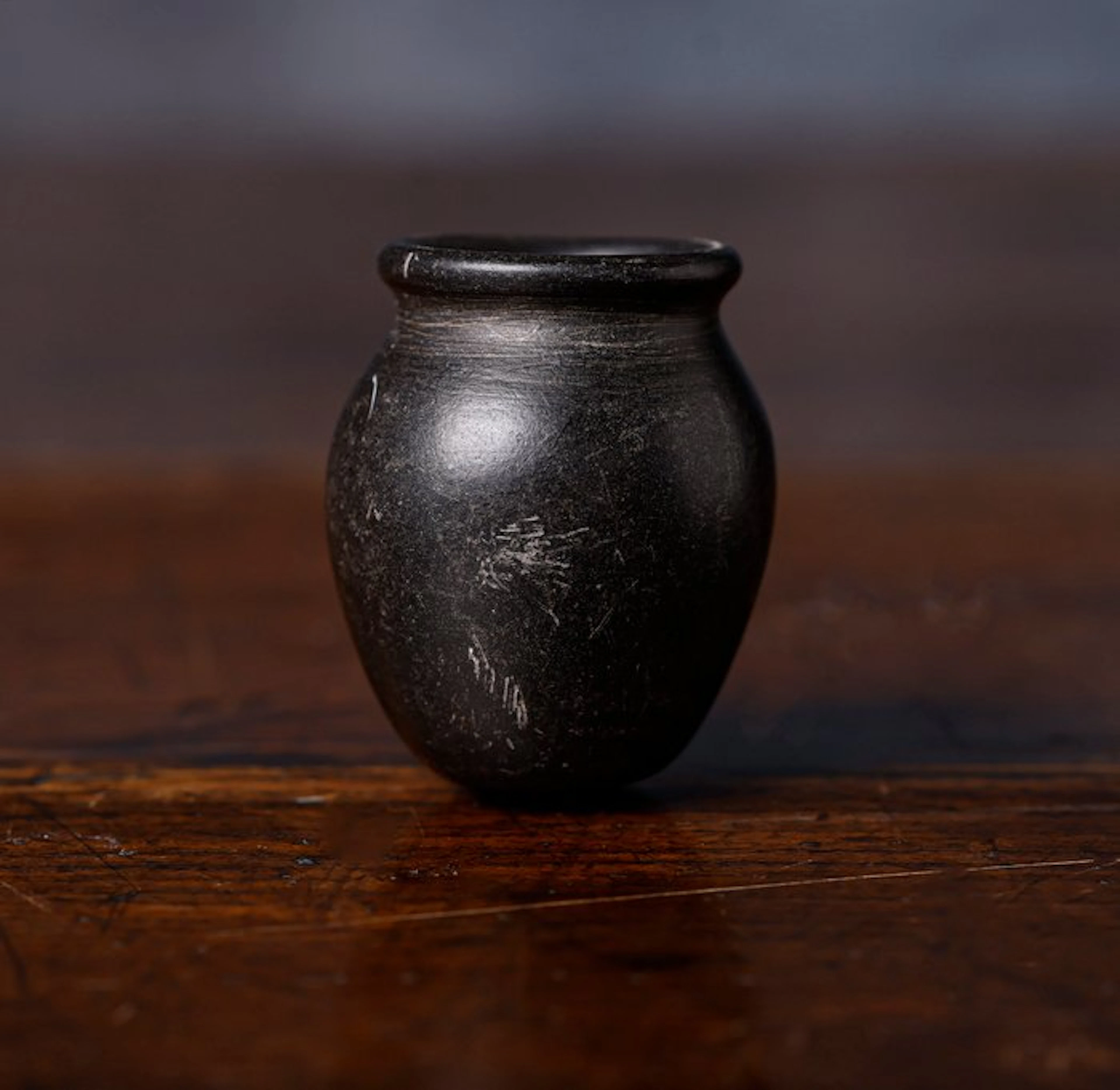 Ancient Egypt, Offering jar made of basalt. - 3.4 cm