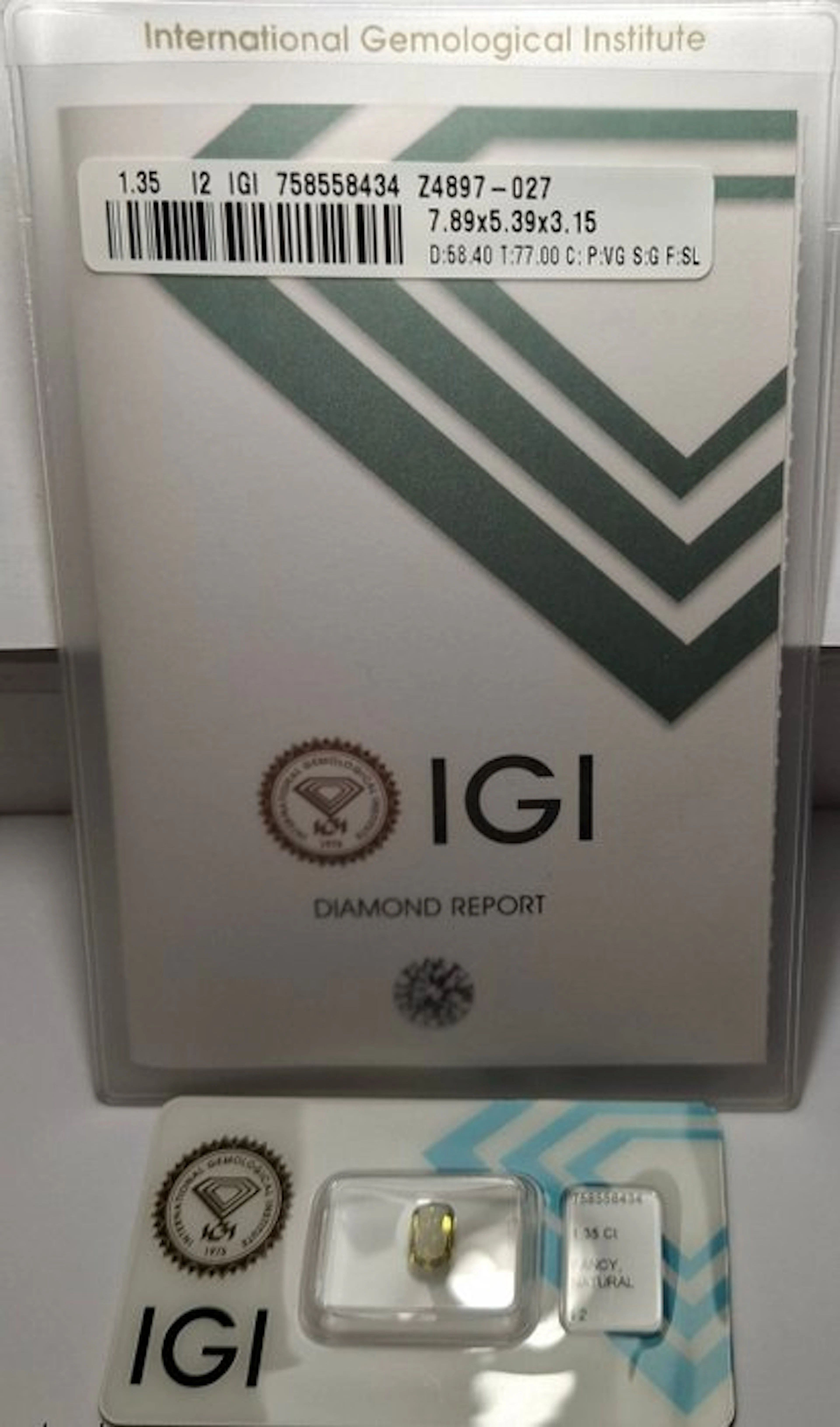No reserve price - 1 pcs Diamond (Natural coloured)...