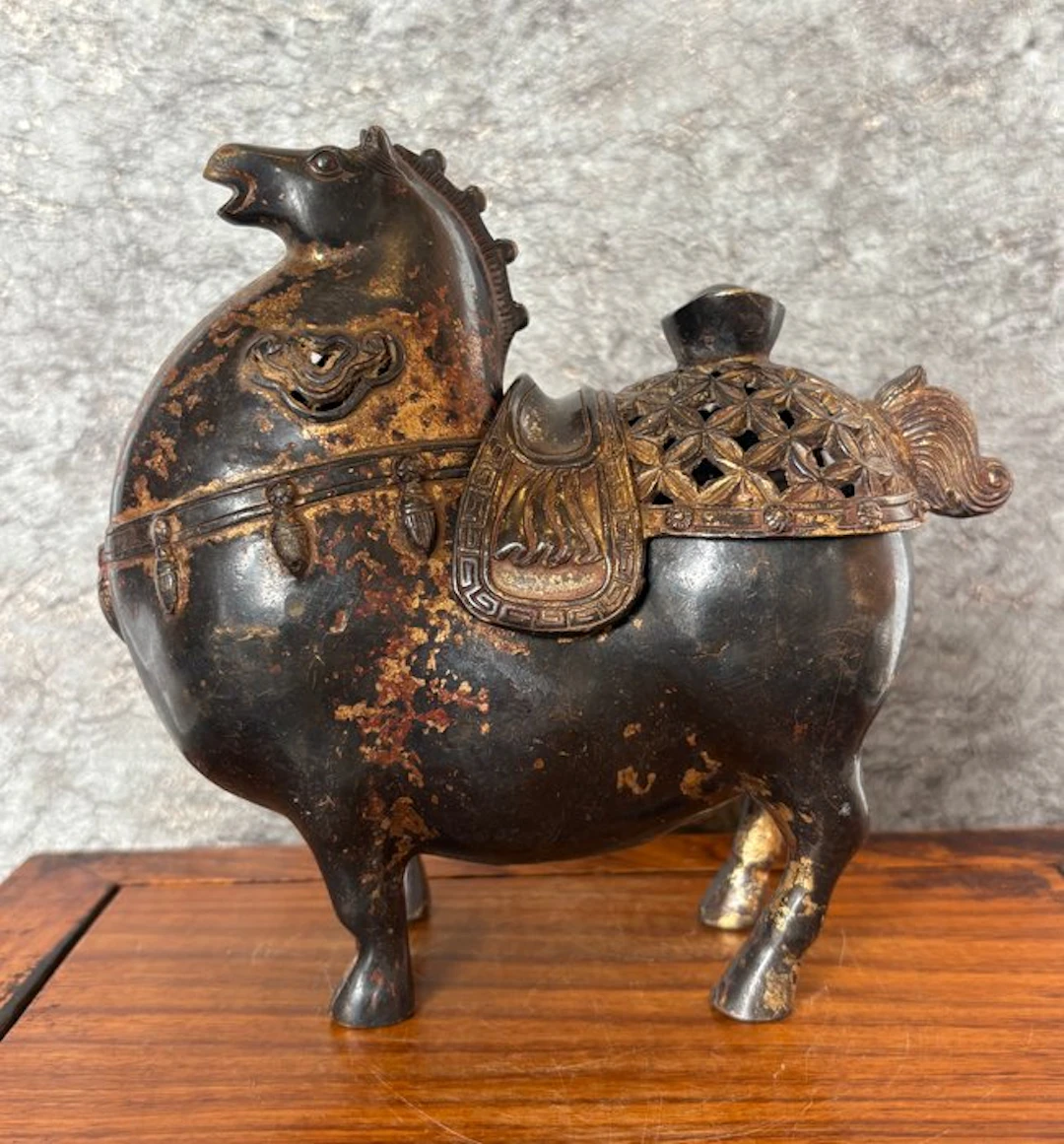 Statue, Tang-Dynastie stijl paard - 17 cm - Bronze
