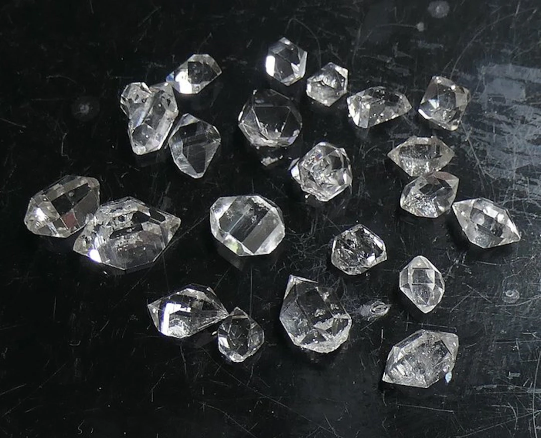 Double-terminated quartz, Herkimer Diamond type Crystals- 4.85 g - (21)