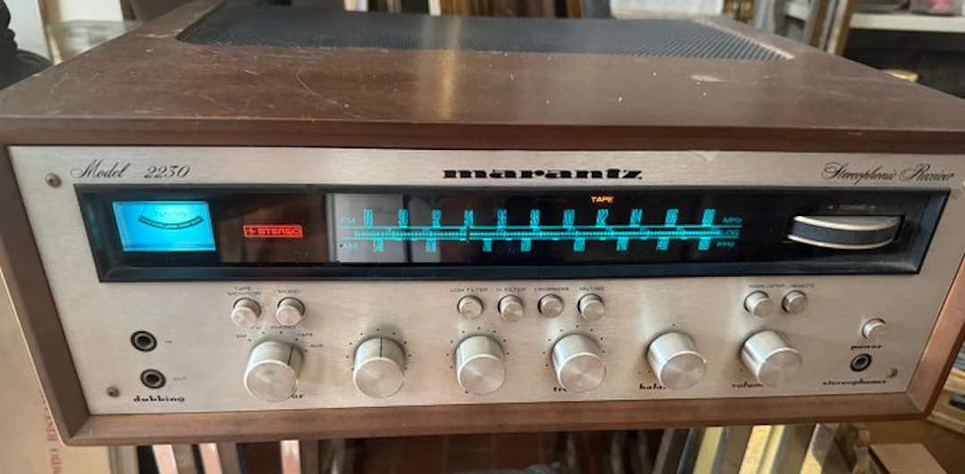 Marantz - Model 2230 Solid state stereo receiver