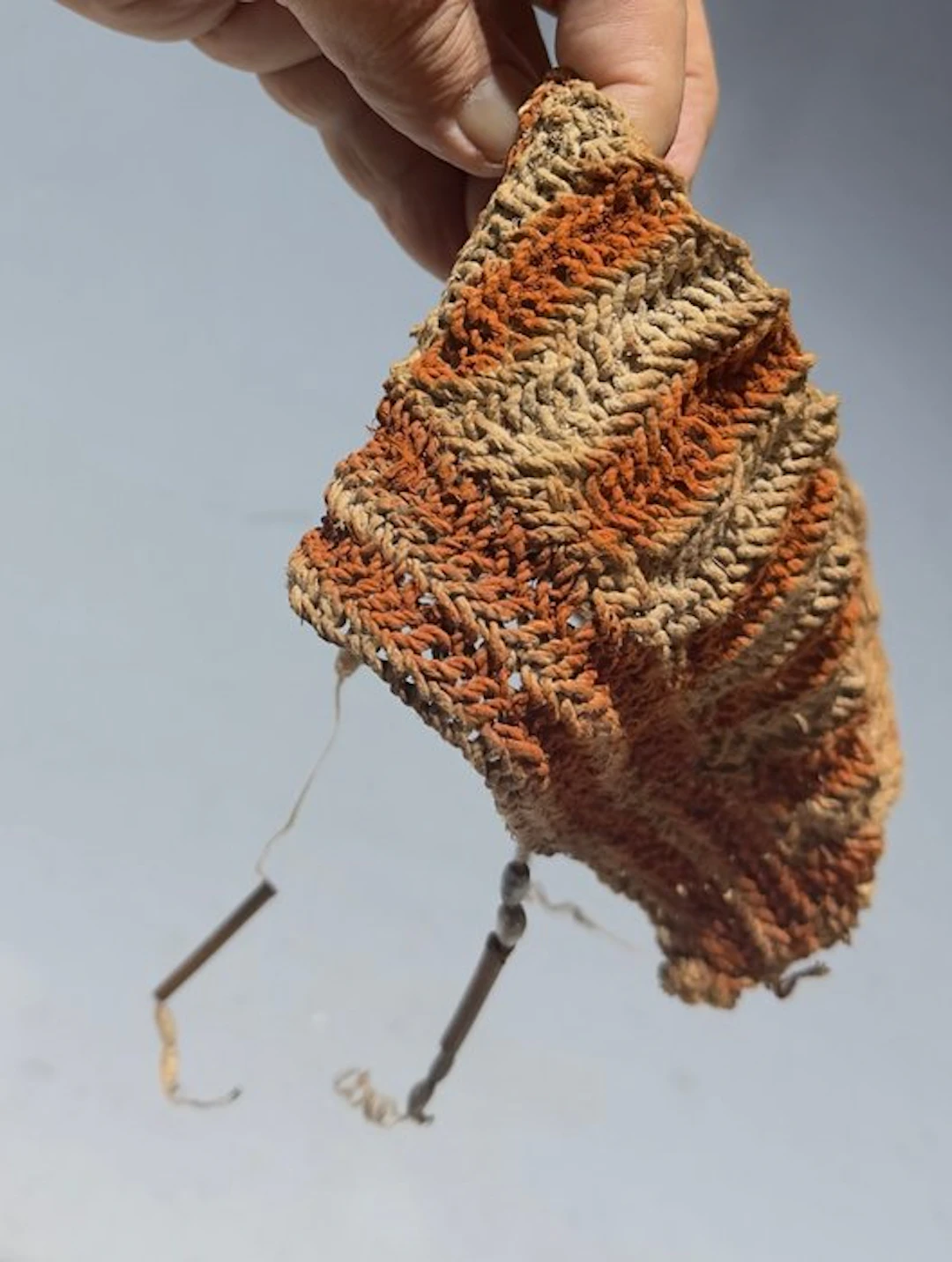 An old natural-fibre hat from the Asmat people - Asmat...