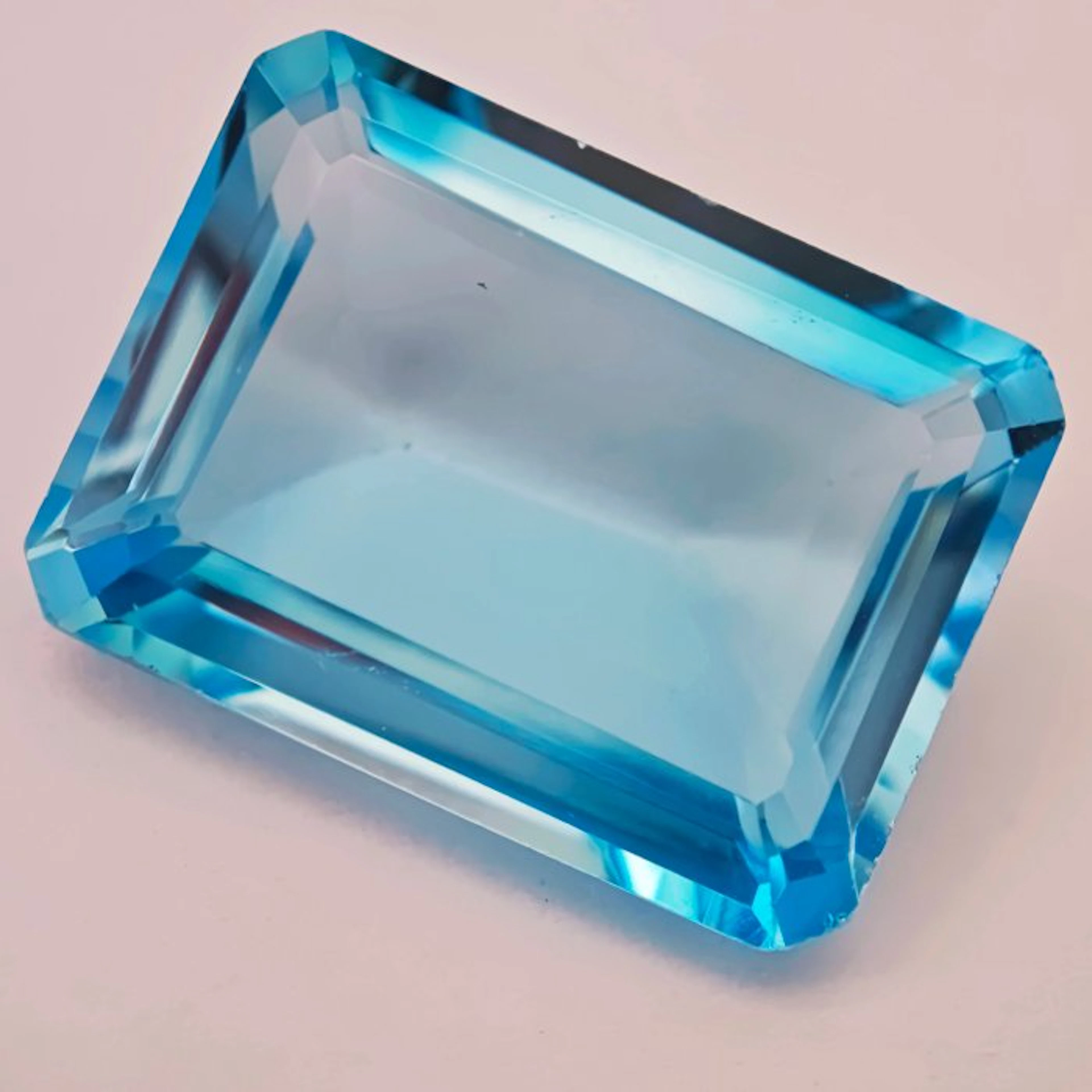 No reserve price Topaz - 27.89 ct - Antwerp Laboratory...
