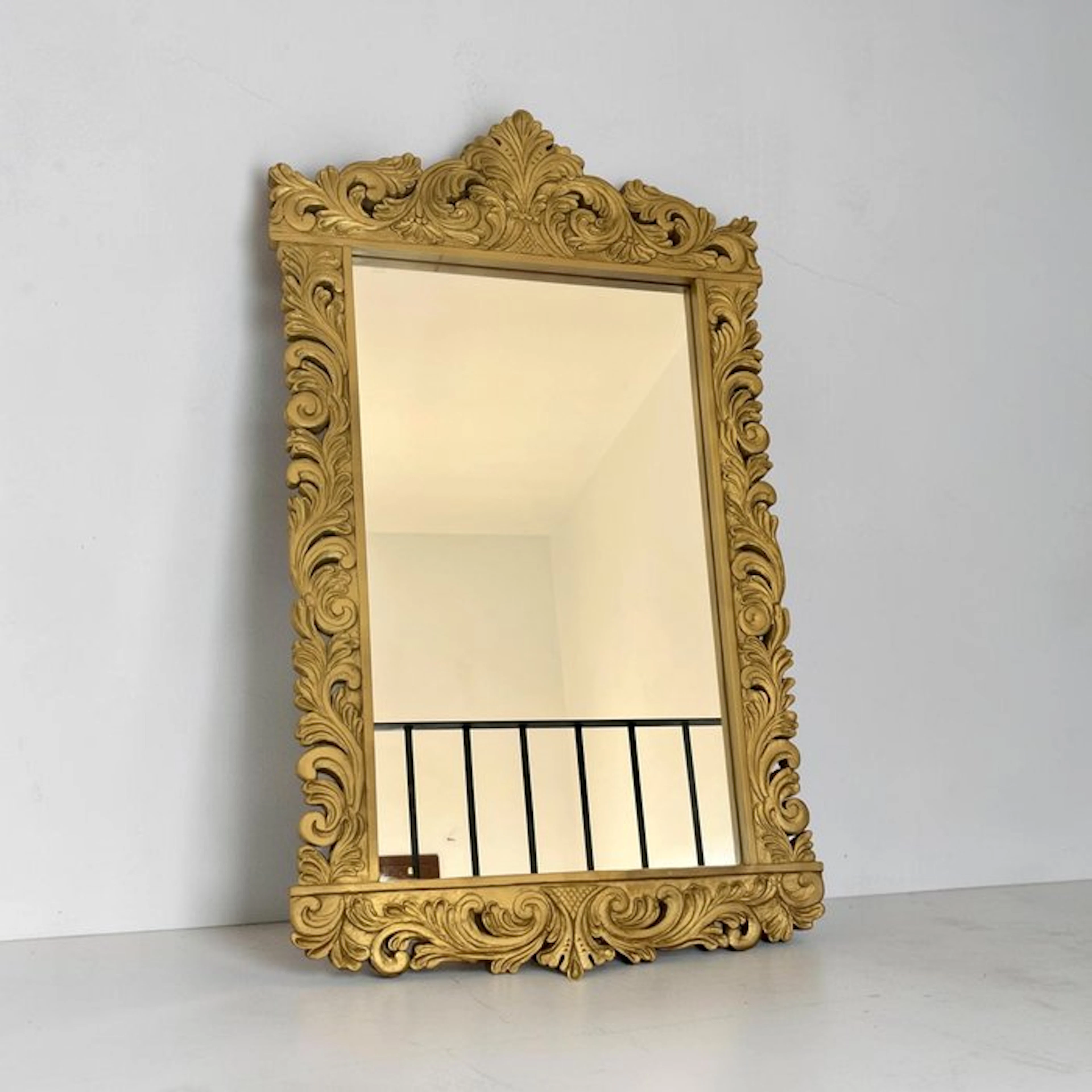 Wall mirror - Walnut - years 1940–60, 65x90 cm