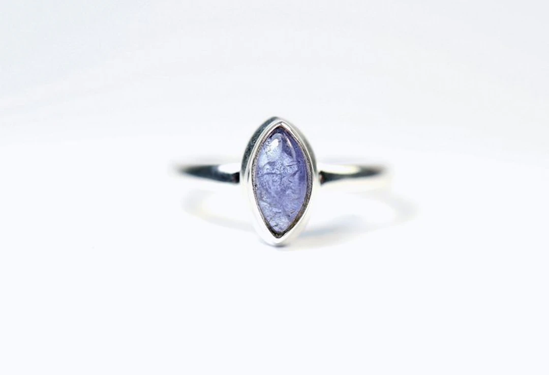 Tanzanite Ring / Cabochon / new- 2.15 g - (1)