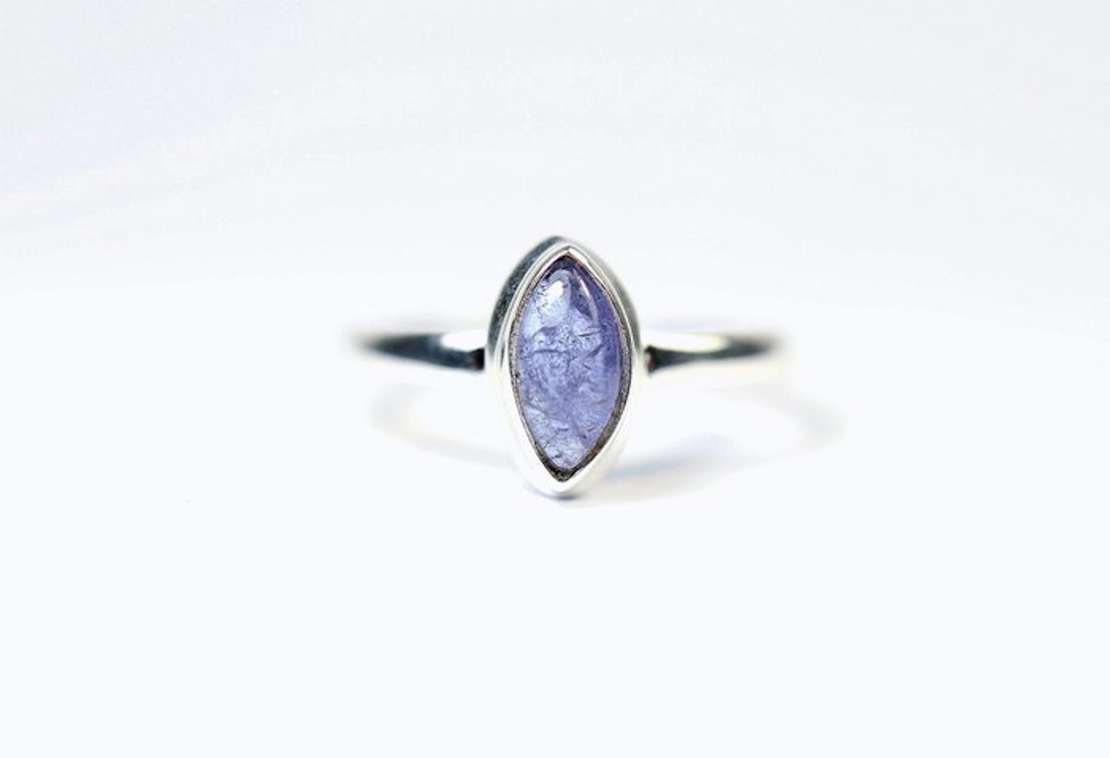 Tanzanite Ring / Cabochon / new- 2.15 g - (1)