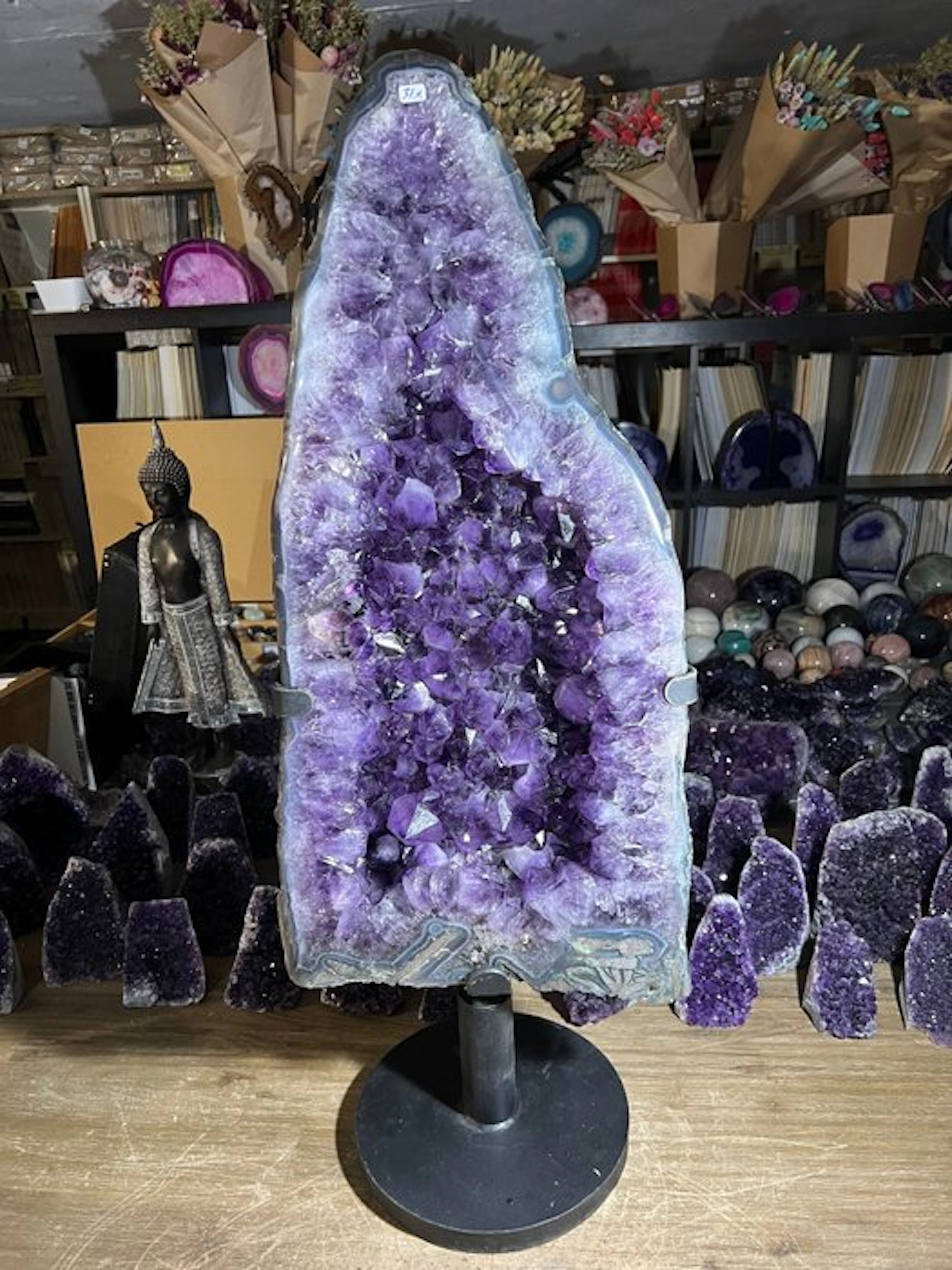 Amethyst Geode - Height: 93 cm - Width: 35 cm- 37 kg - (1)