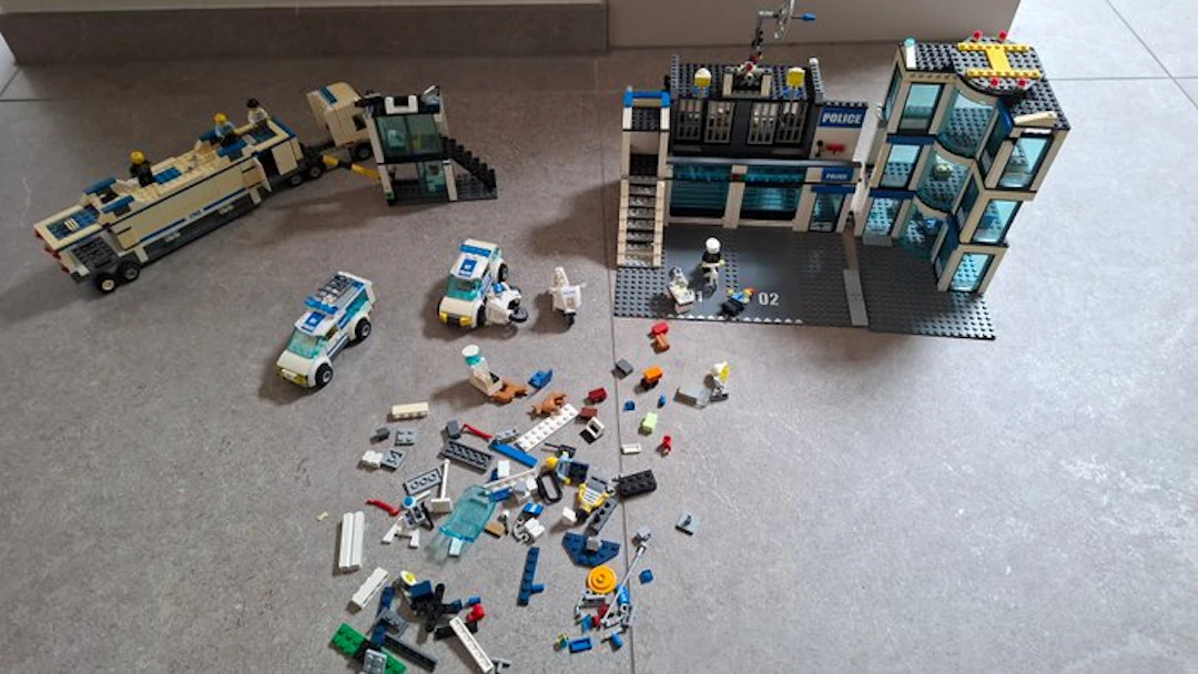 LEGO Set - 7743 - City - Politie