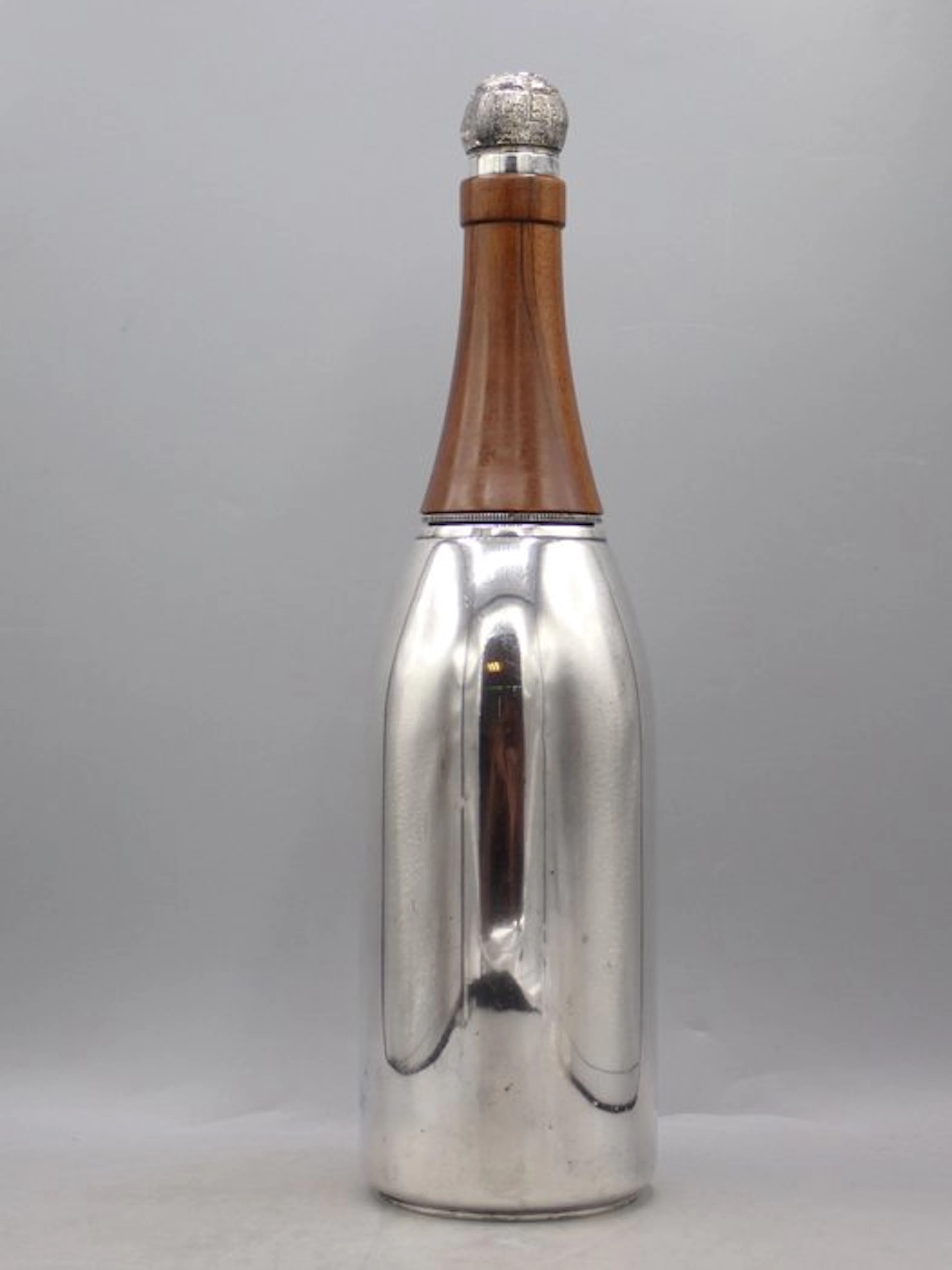 Kingsway Plate - Cocktail shaker - Shaped as a Champagne...