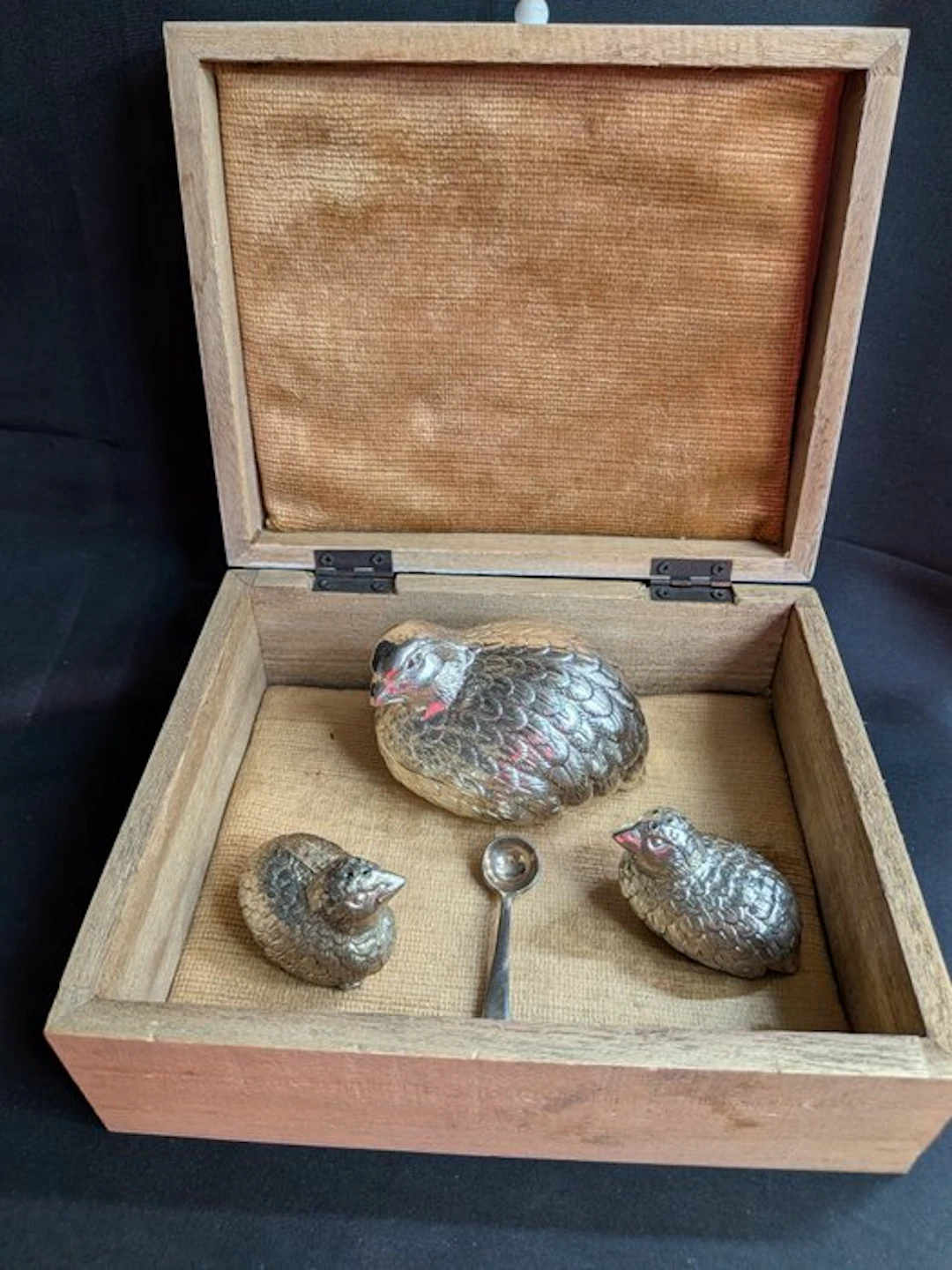 Salt and pepper shakers (4) - quails - Silverplated
