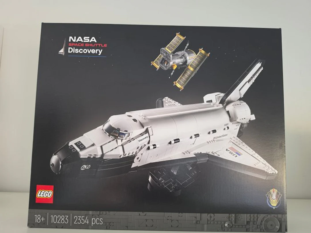 LEGO Set - 10283 - NASA/ESA - Space Shuttle Discovery (10283)