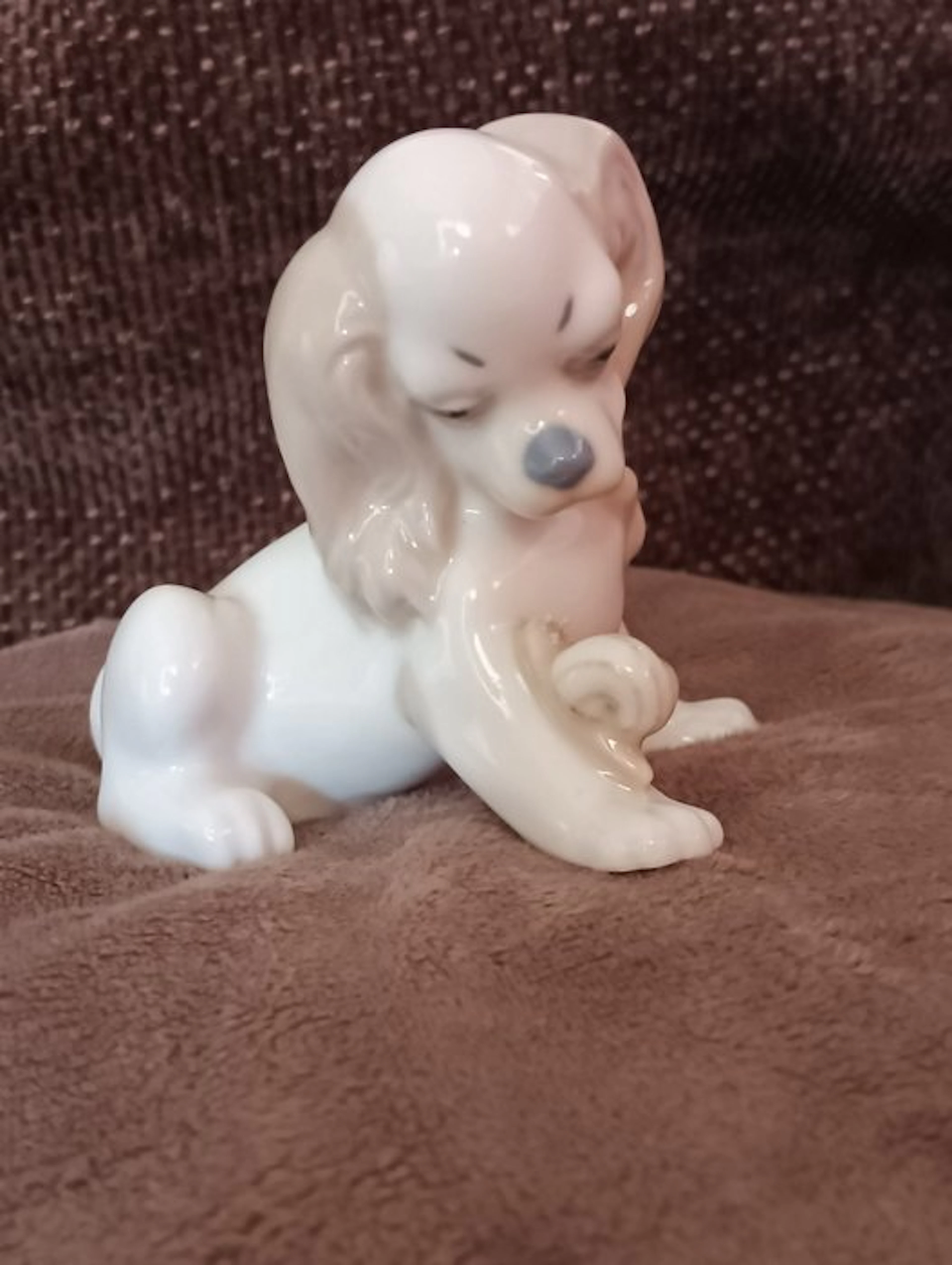 Lladró - Fulgencio Garcia - Figure - Perrito y Caracol - Biscuit porcelain
