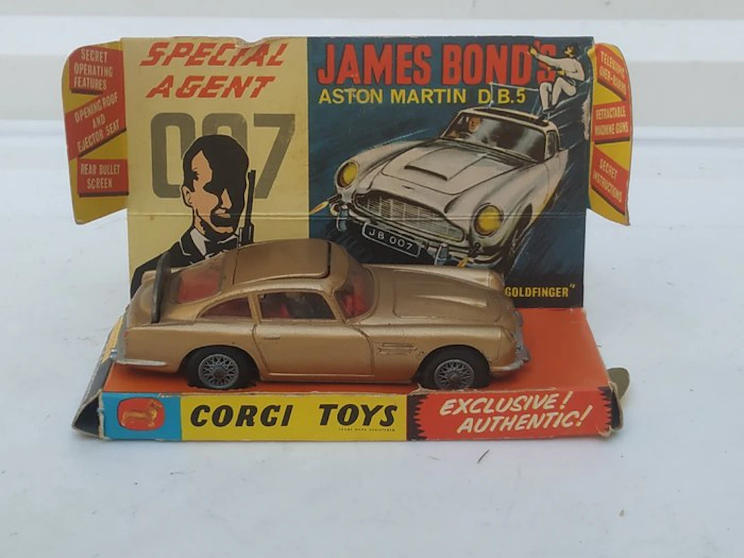 Corgi 1:48 - Model sports car (2) - Original Issue First...