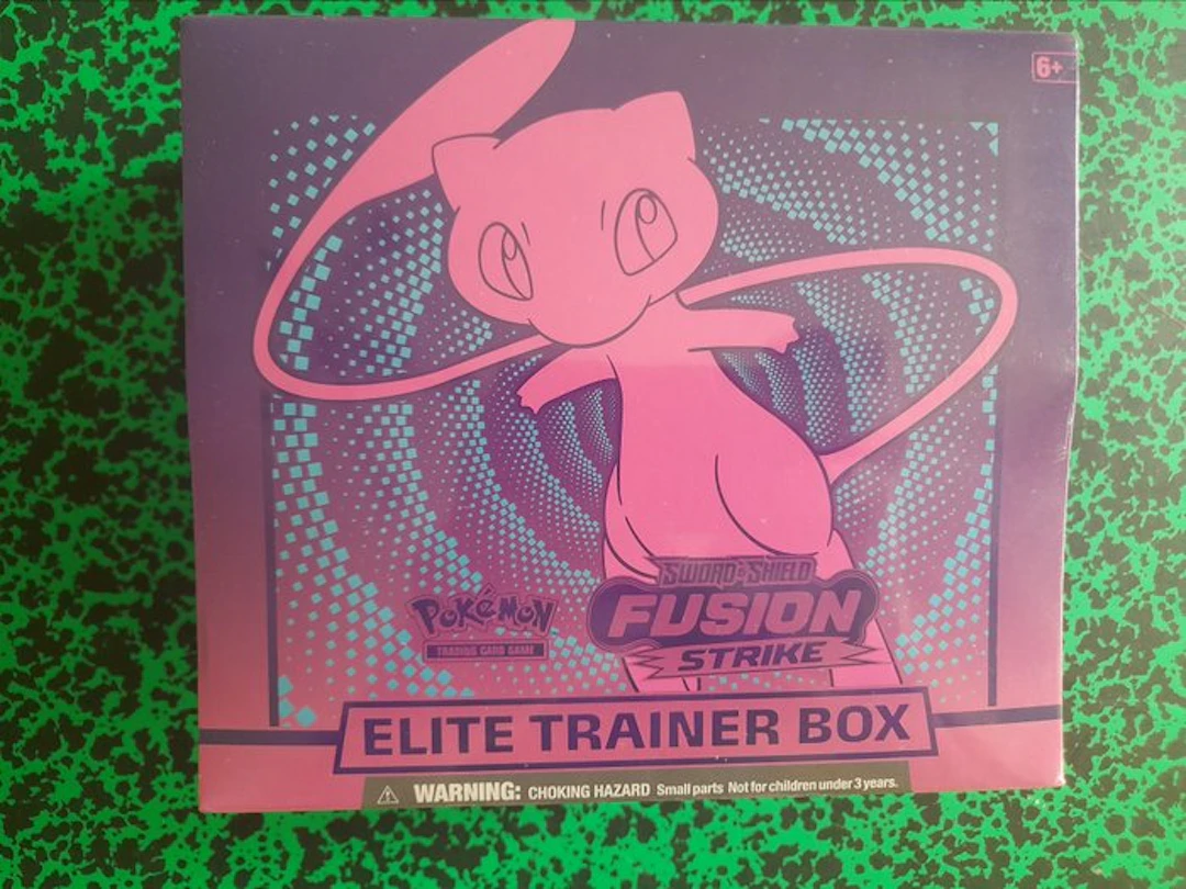 Pokémon - 1 Elite trainer box - FUSiON STRIKE - Sword & Shield