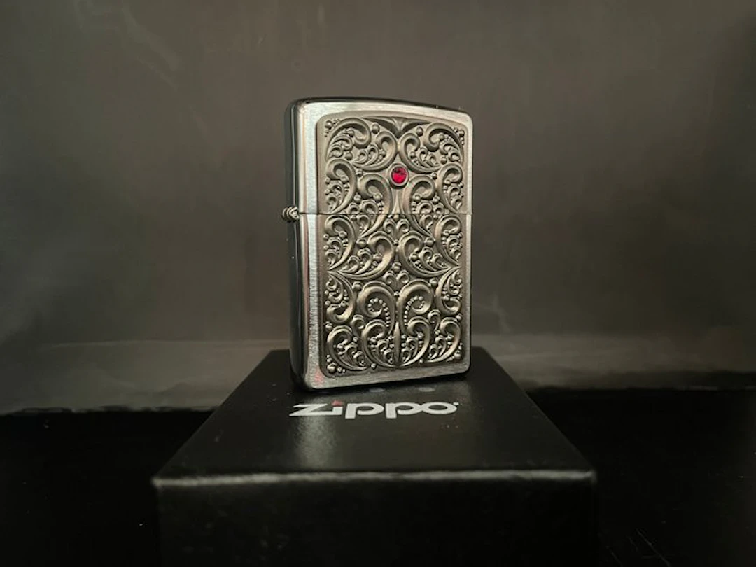 Zippo - Zippo RED STAR EMBLEM - No reserve price - Lighter - Steel (stainless)