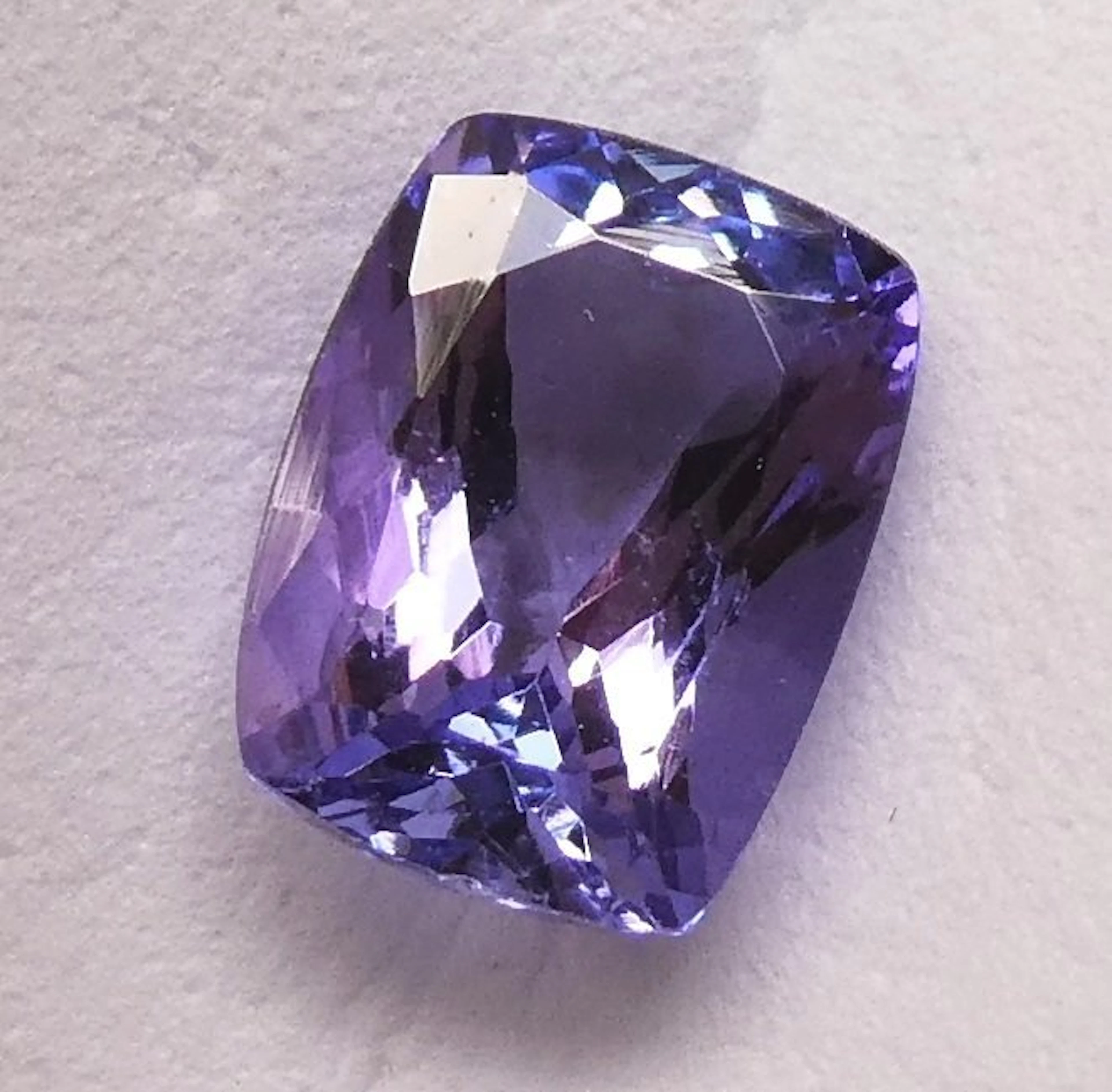 No reserve price Tanzanite - 1.52 ct - Instituto Gemólogico Español (IGE)