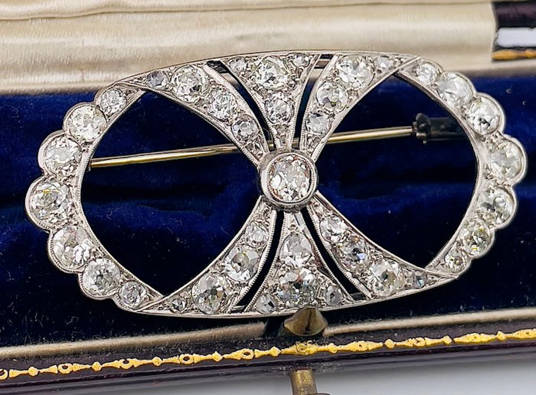 Brooch Platinum Diamond (Natural)