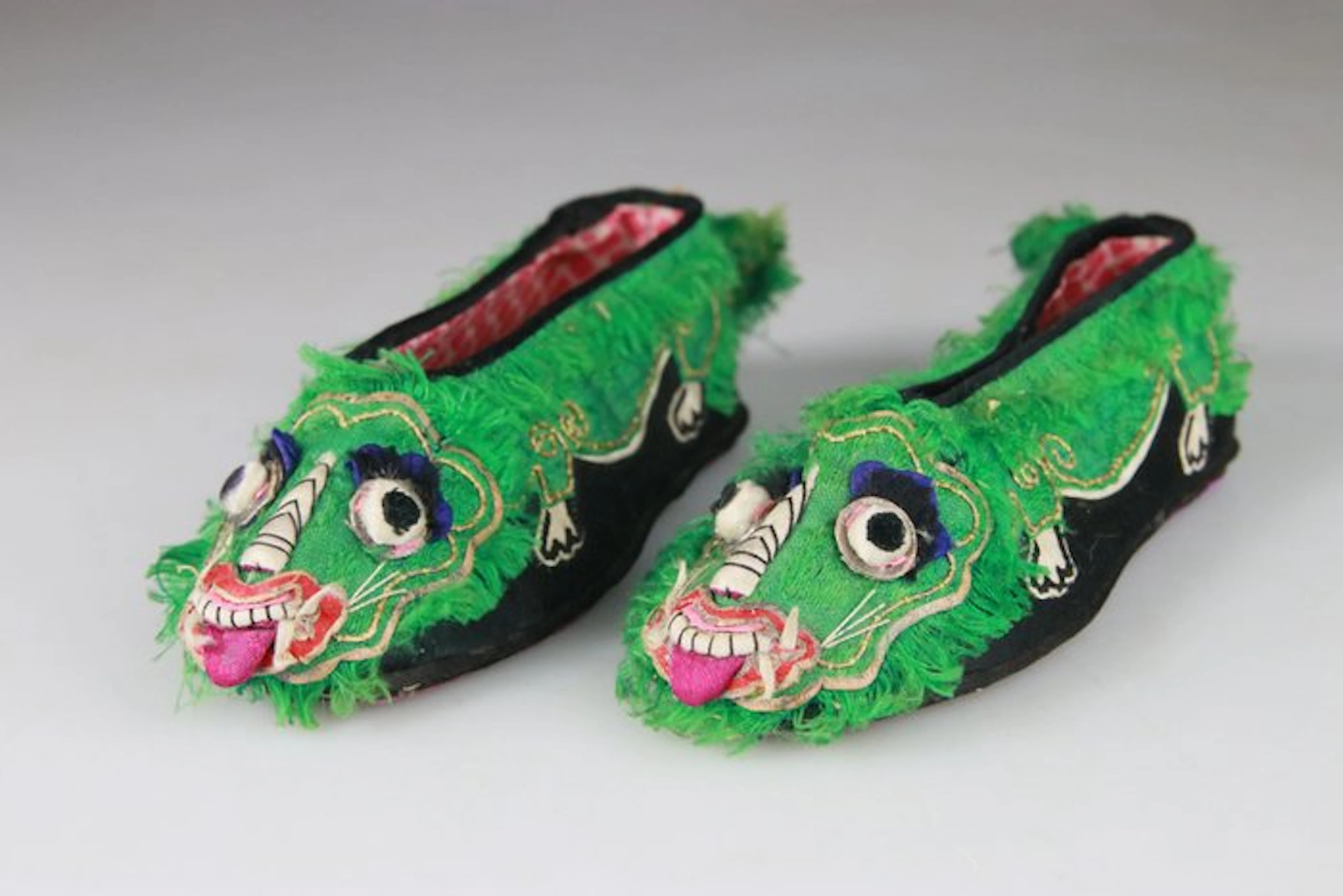 Rare pair of shoes - Tiger - Embroidery - Embroidered...