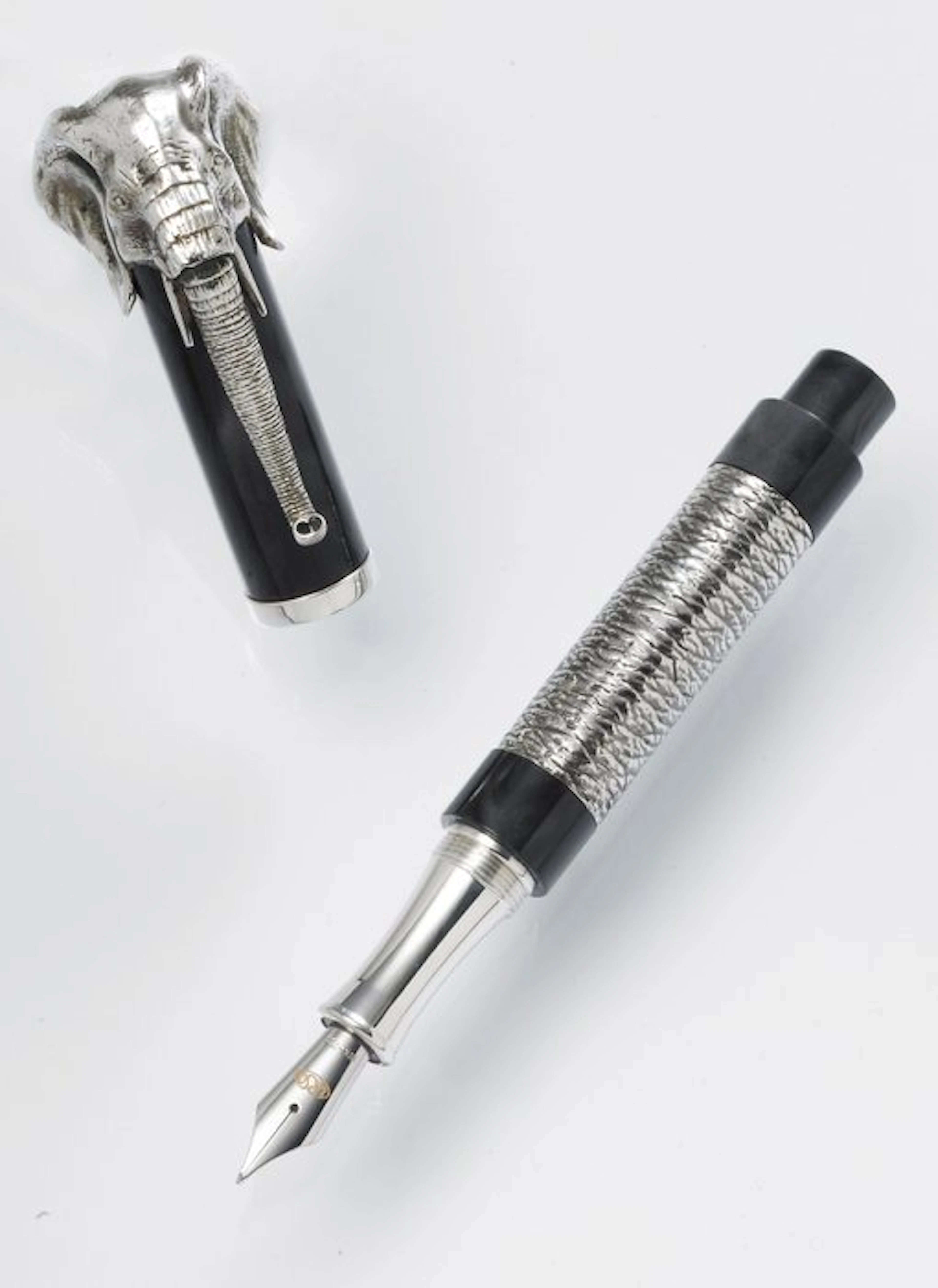 URSO LUXURY - Eelephant in sterling silver 925 - Fountain pen