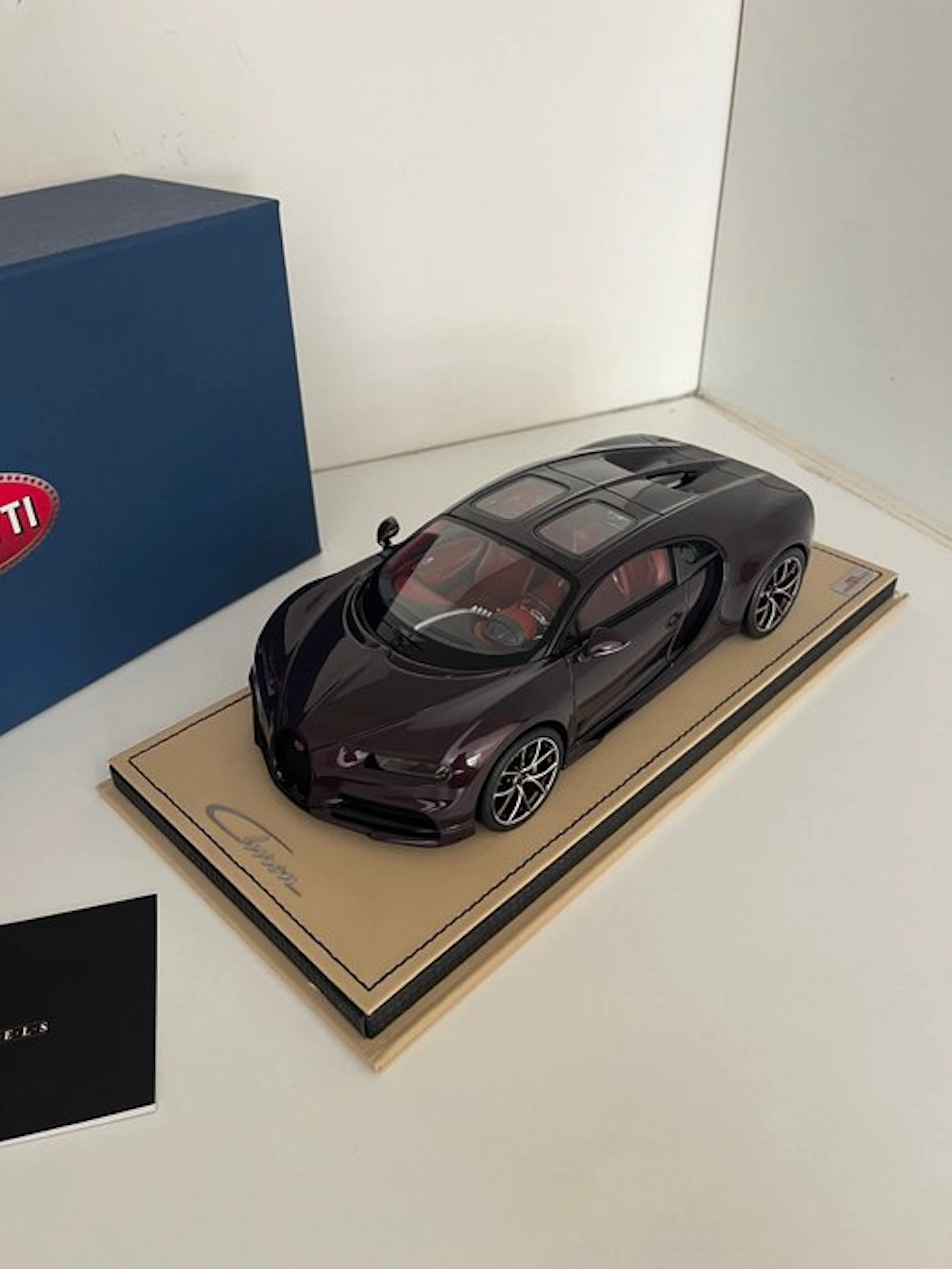 MR Collection 1:18 - Model car - Bugatti Chiron MR Collection - Chiron