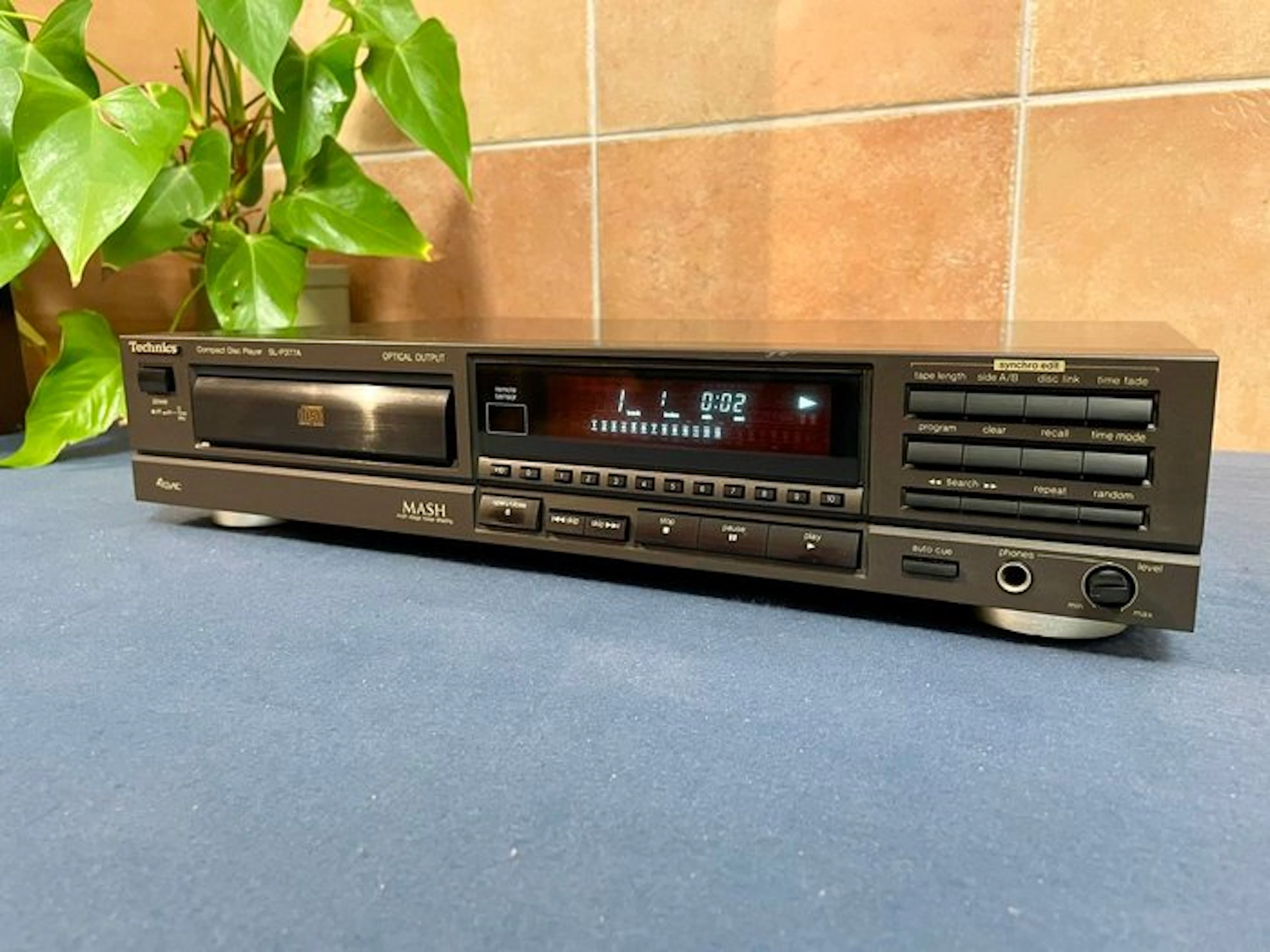 Technics - SL-P377A CD player