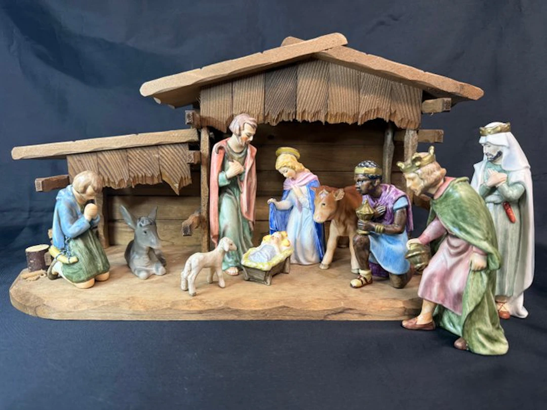 Goebel - Gerhard Skrobek - Christmas figurine (11) - HX 323 - Porcelain, Wood